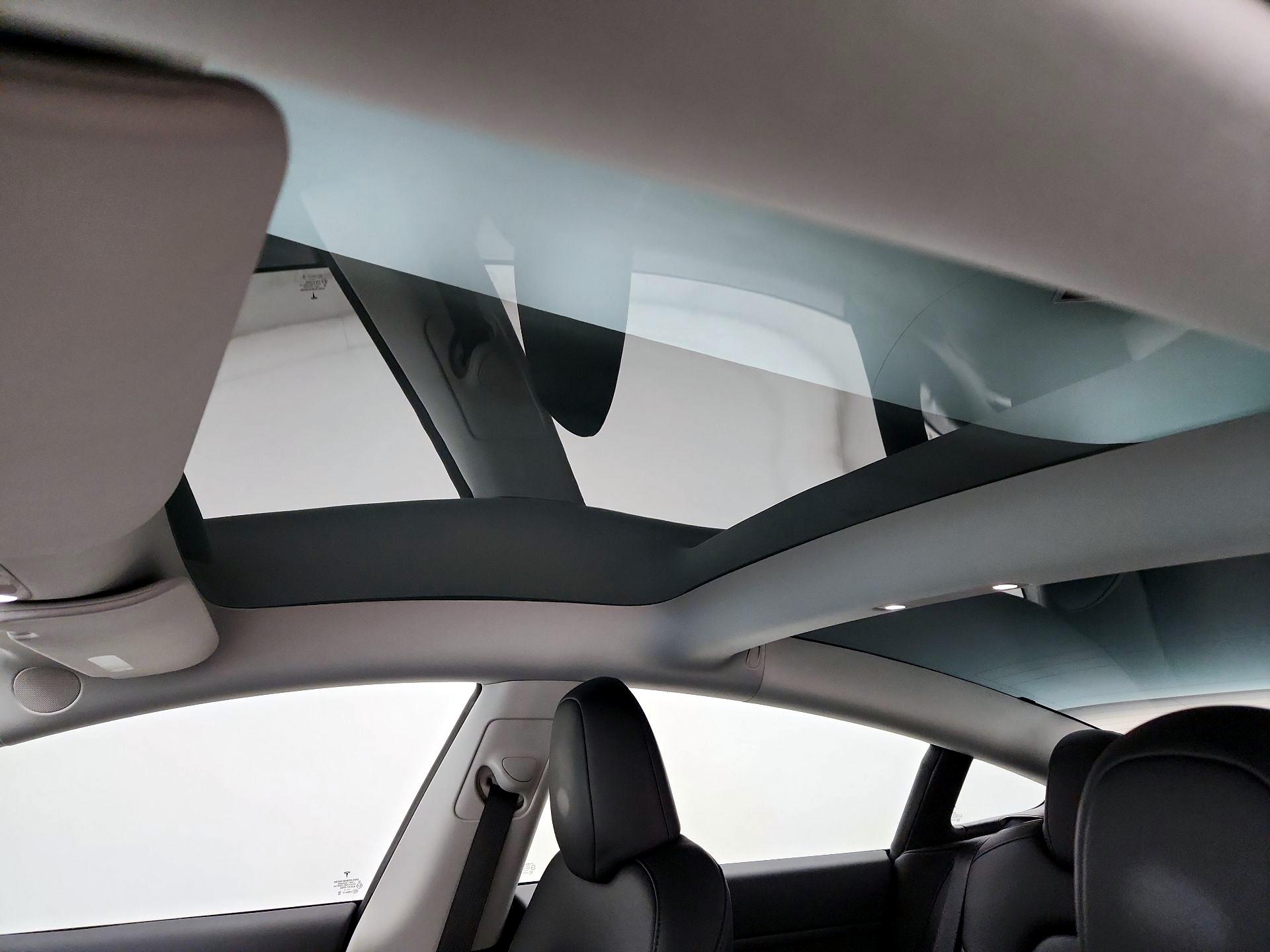 Thumbnail: 2023 Tesla Model 3 - 19