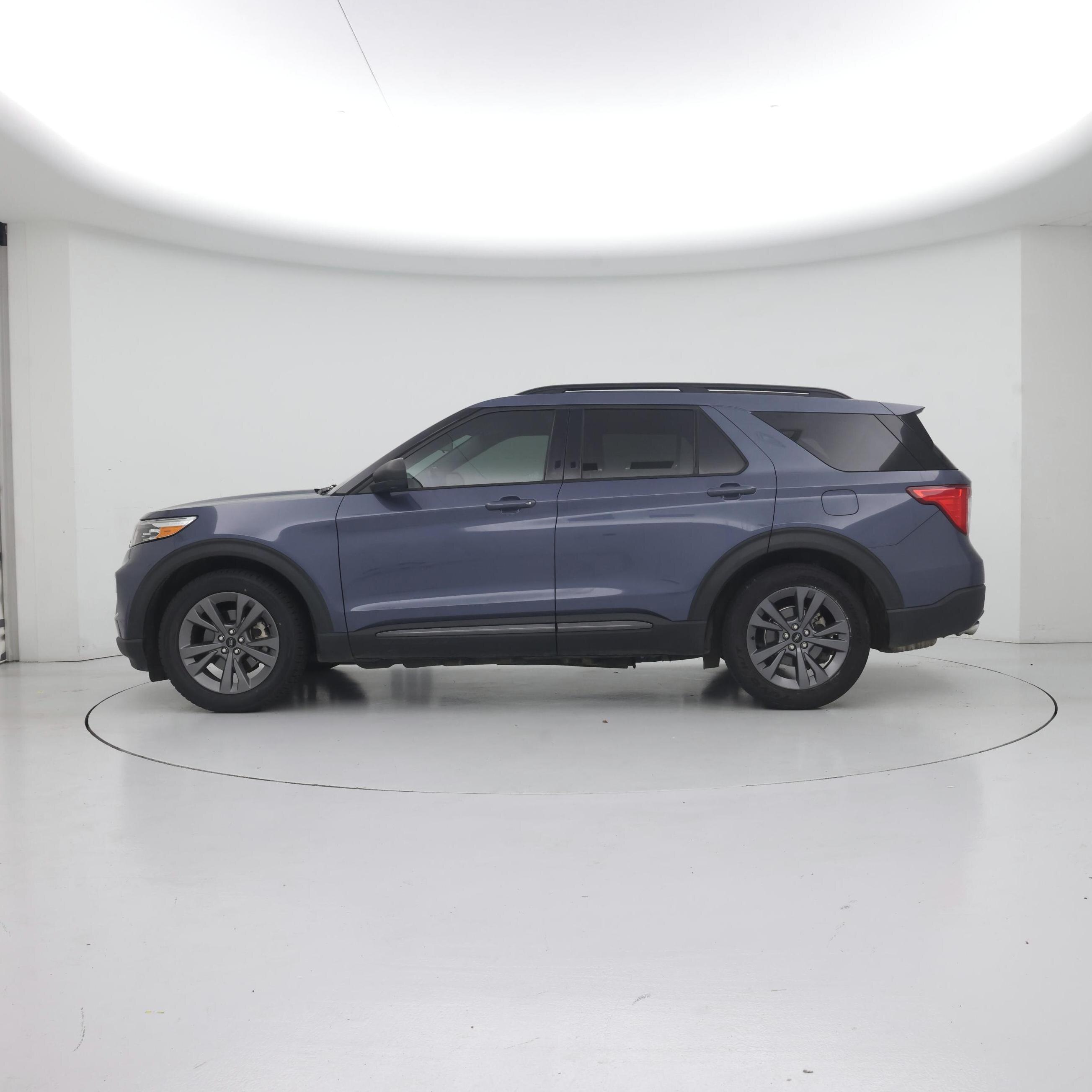 Thumbnail: 2021 Ford Explorer - 3