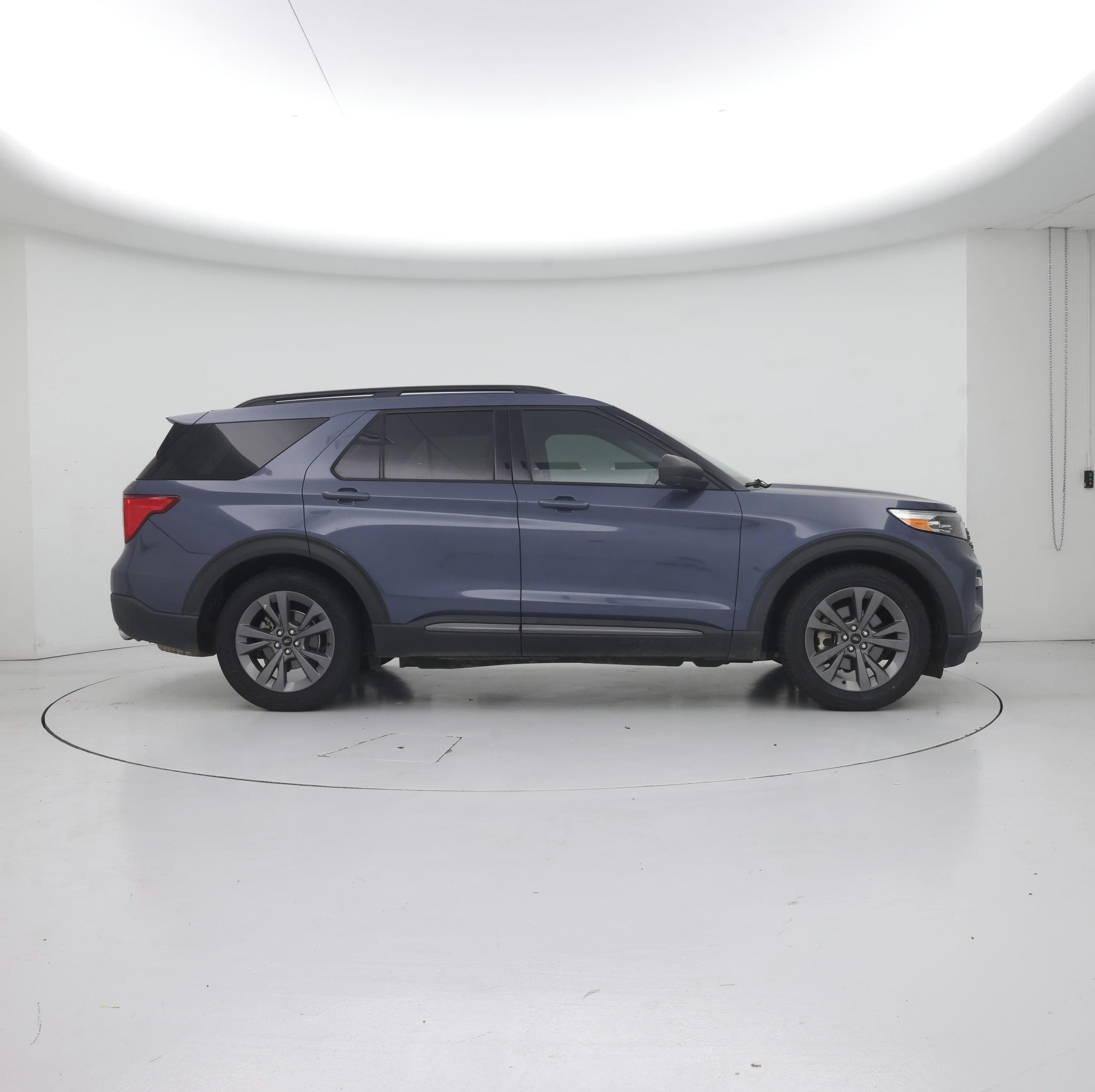 Thumbnail: 2021 Ford Explorer - 7