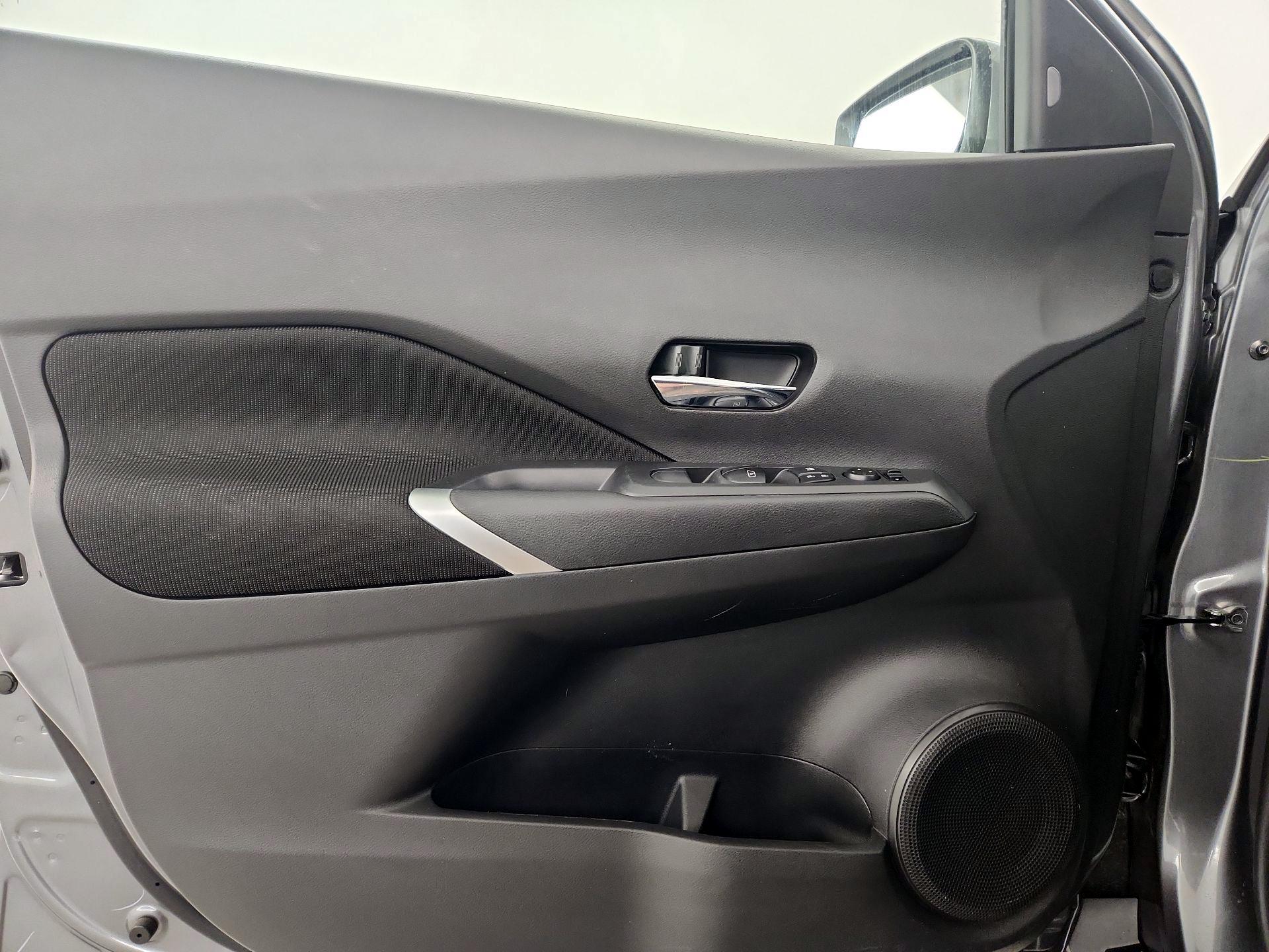 Thumbnail: 2023 Nissan Kicks - 12