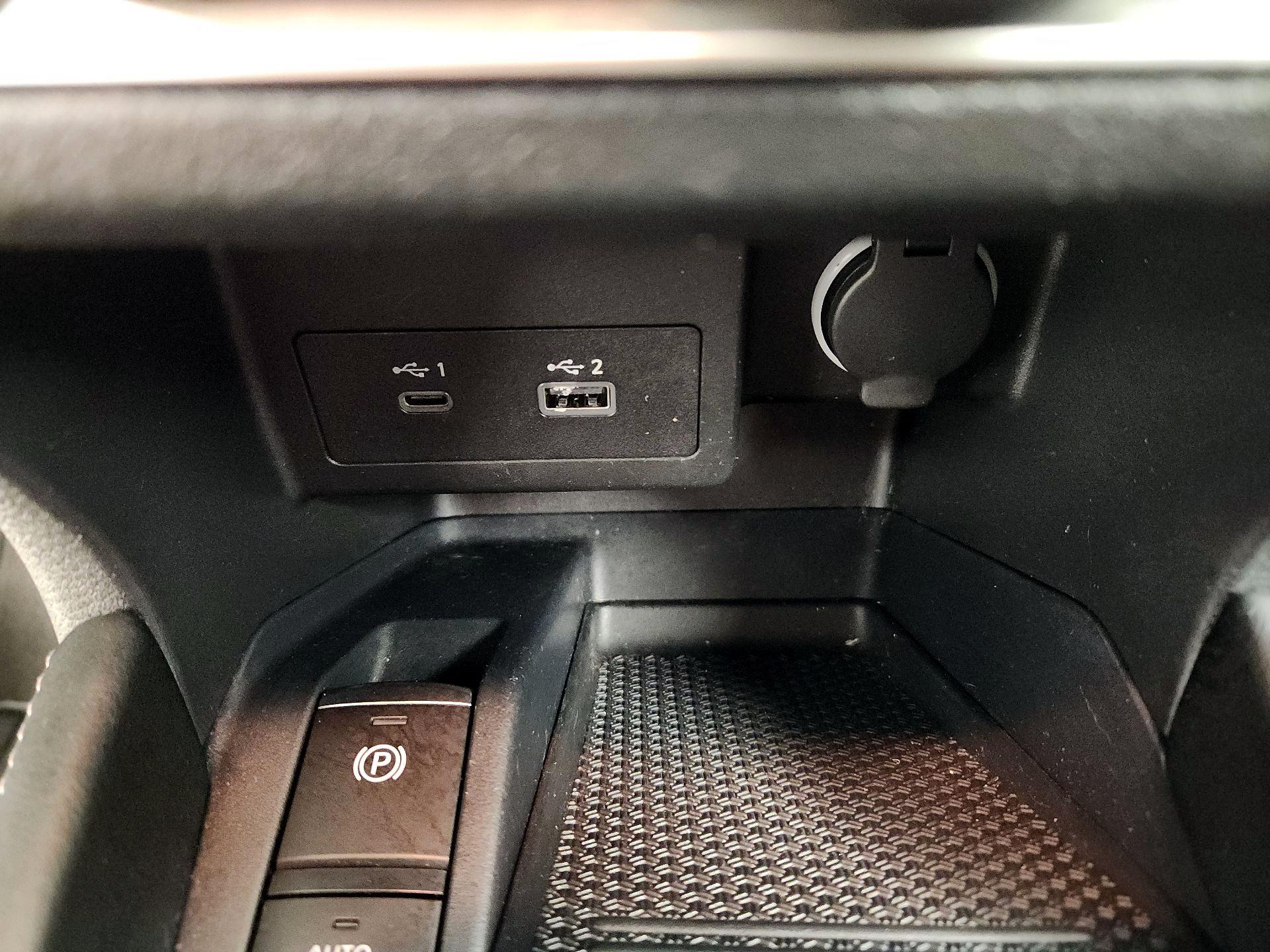 Thumbnail: 2023 Nissan Kicks - 18