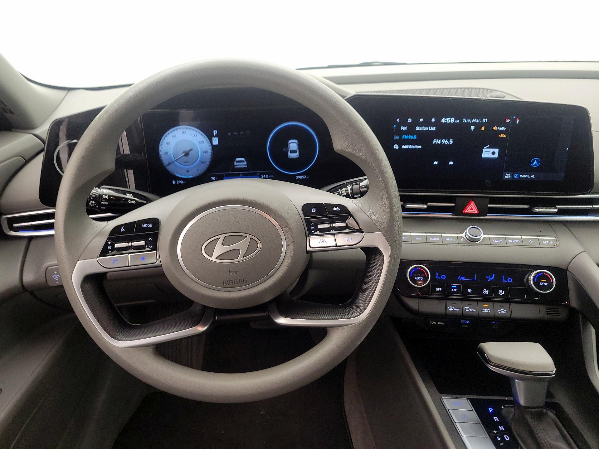 Thumbnail: 2024 Hyundai Elantra - 10