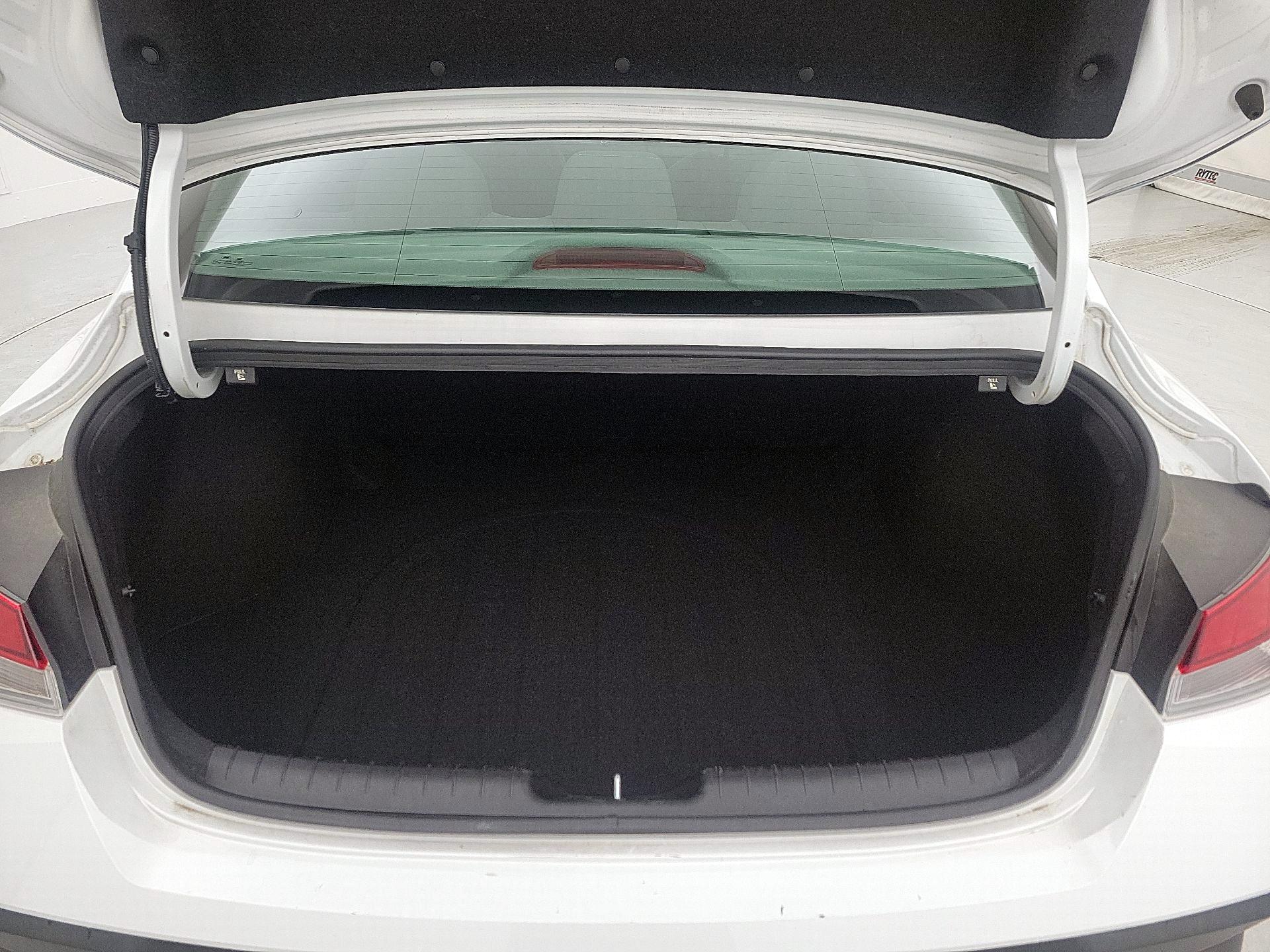 Thumbnail: 2024 Hyundai Elantra - 16