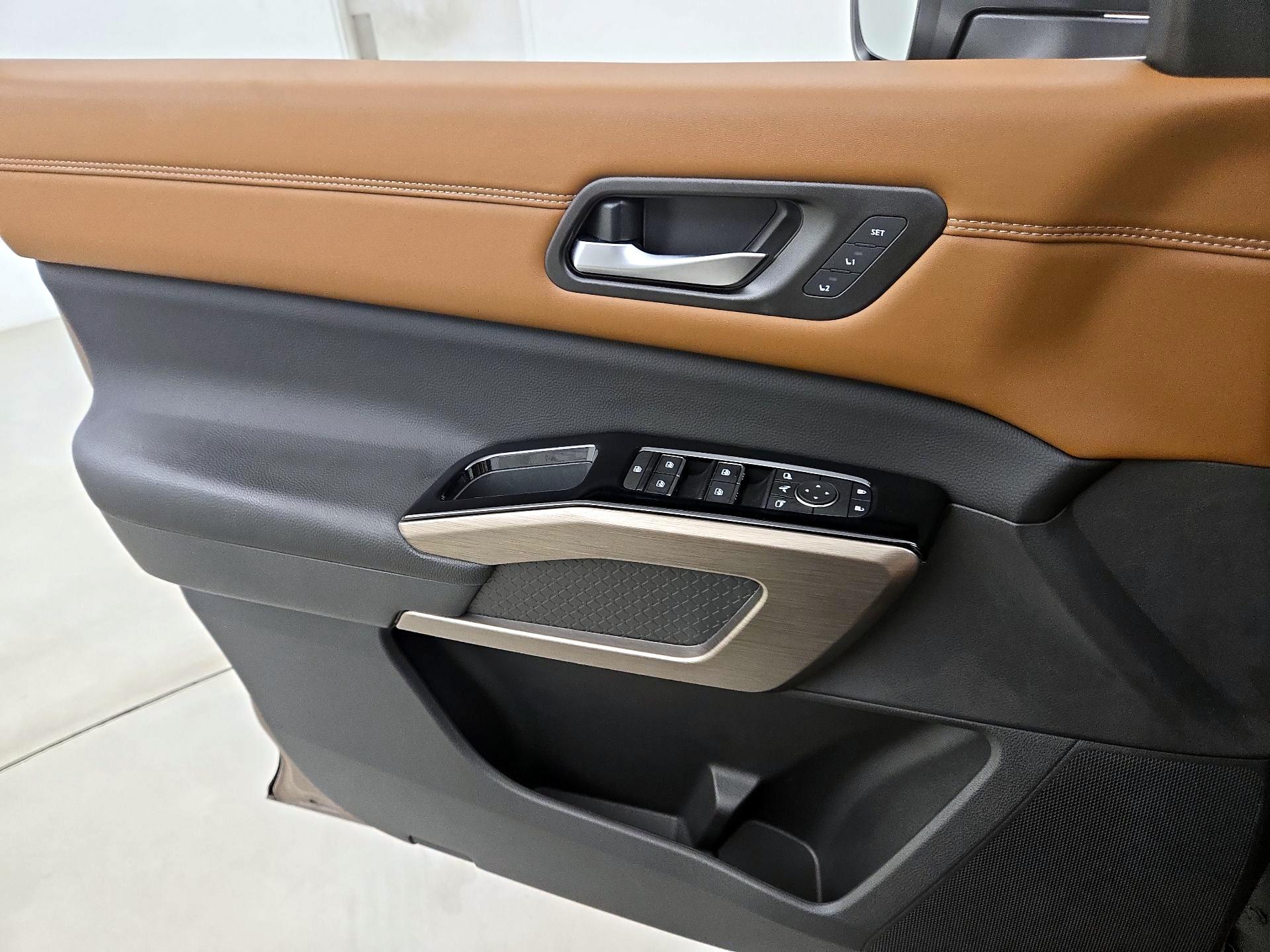 Thumbnail: 2023 Nissan Pathfinder - 12