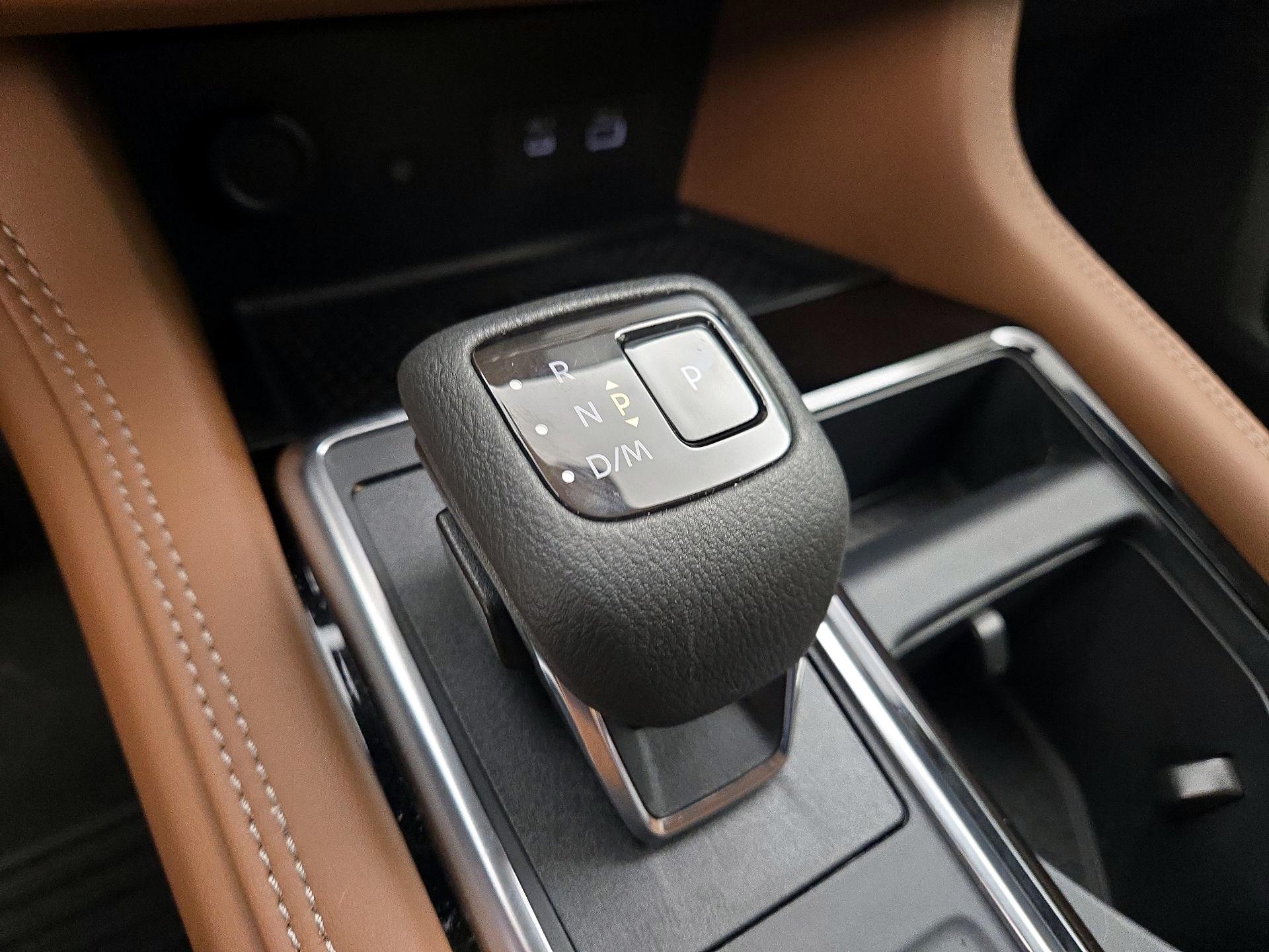 Thumbnail: 2023 Nissan Pathfinder - 18