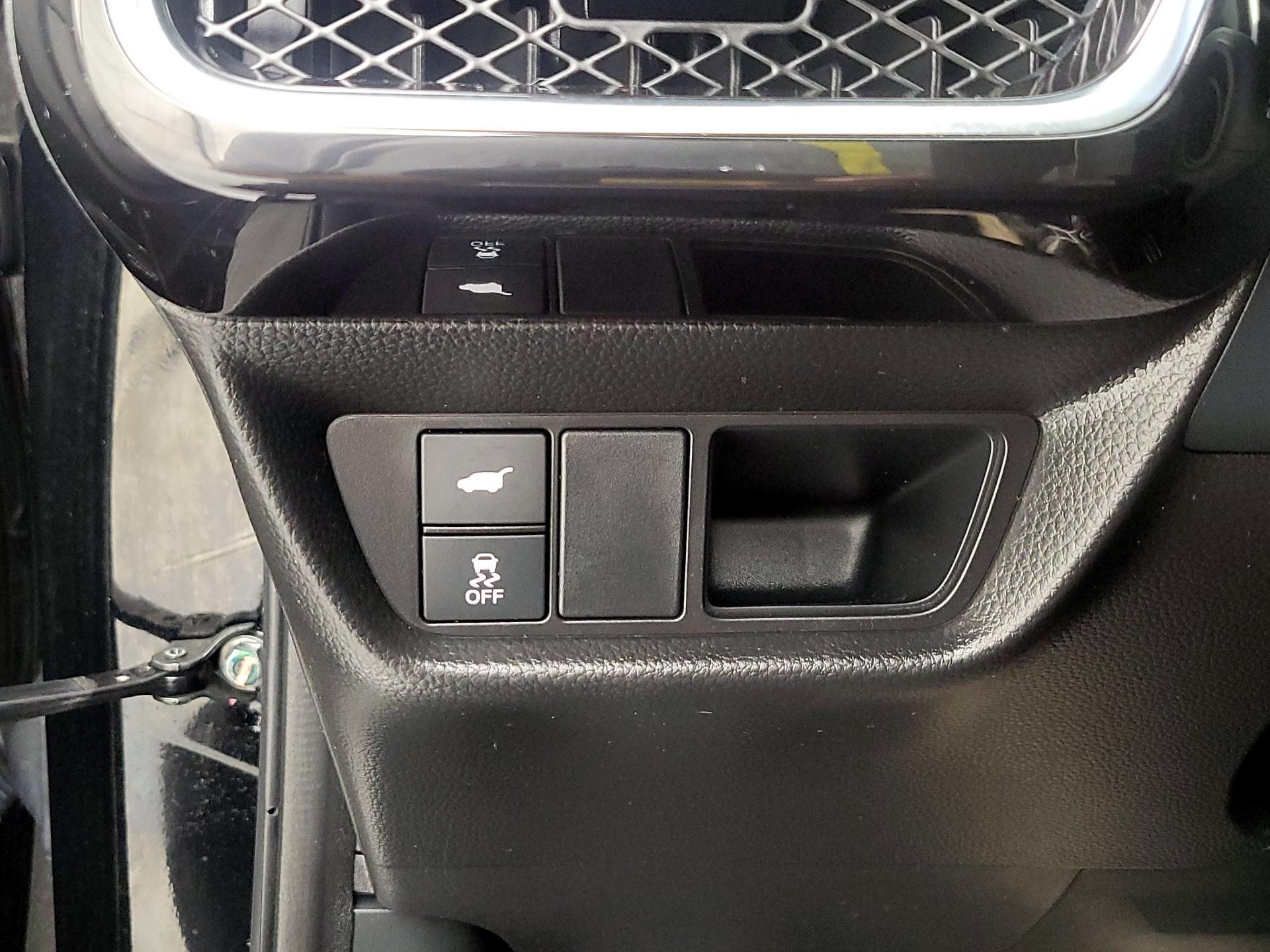 Thumbnail: 2025 Acura ADX - 13