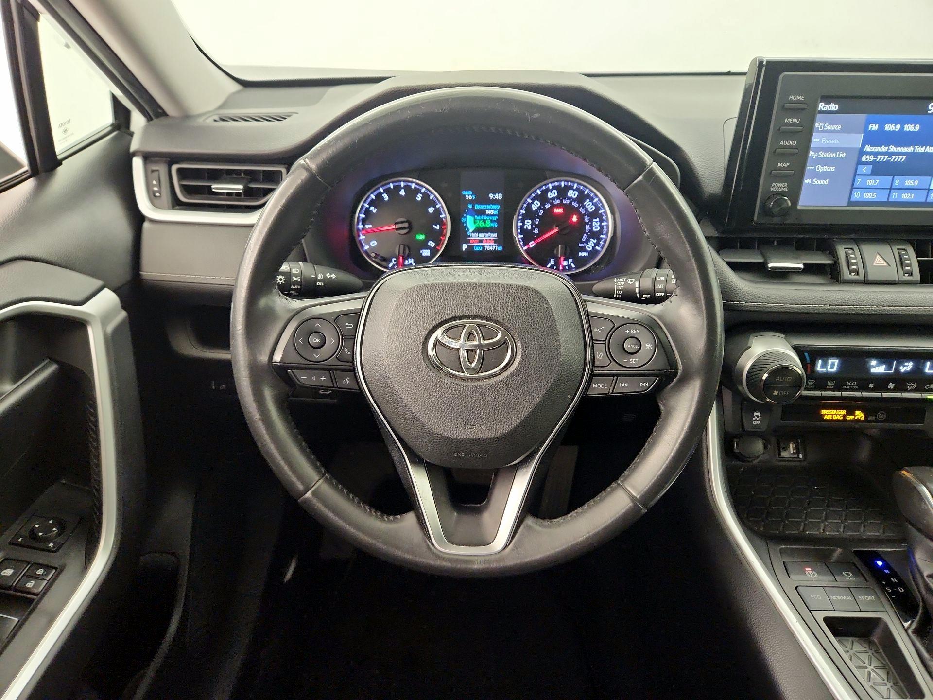 Thumbnail: 2019 Toyota RAV4 - 10