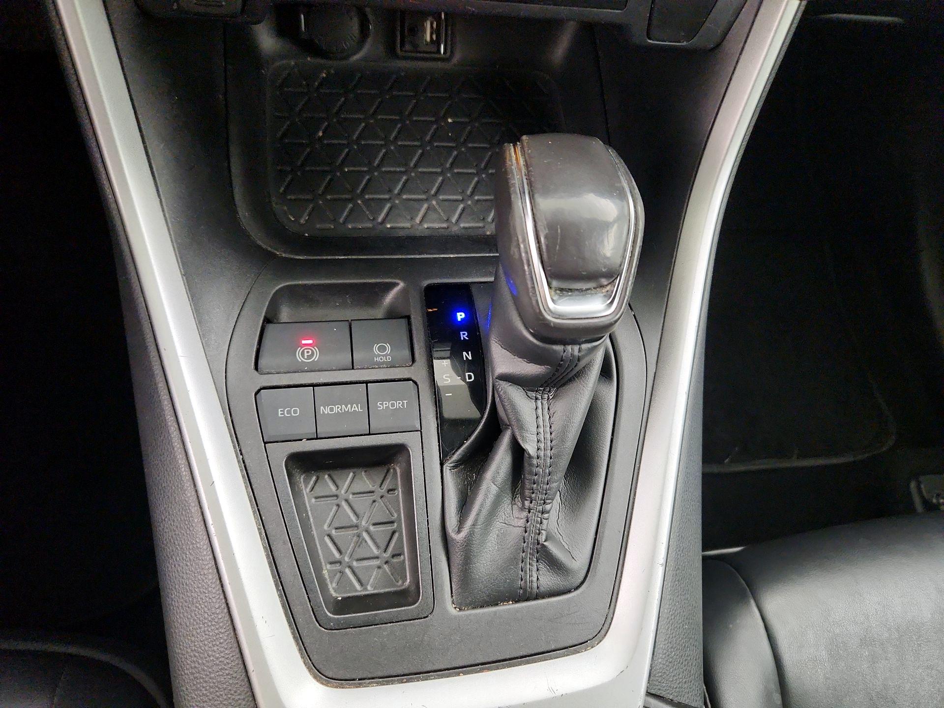 Thumbnail: 2019 Toyota RAV4 - 17