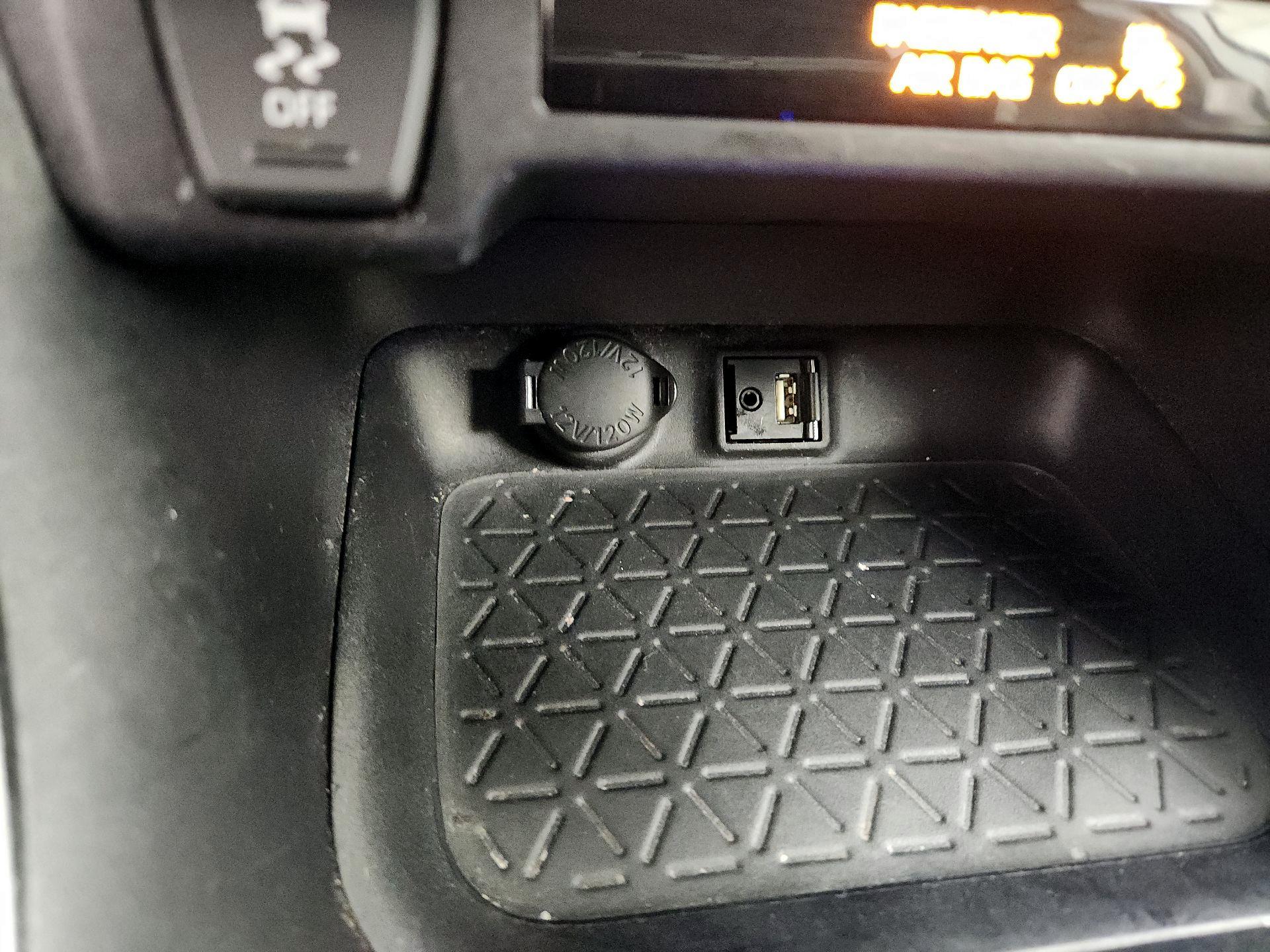 Thumbnail: 2019 Toyota RAV4 - 18