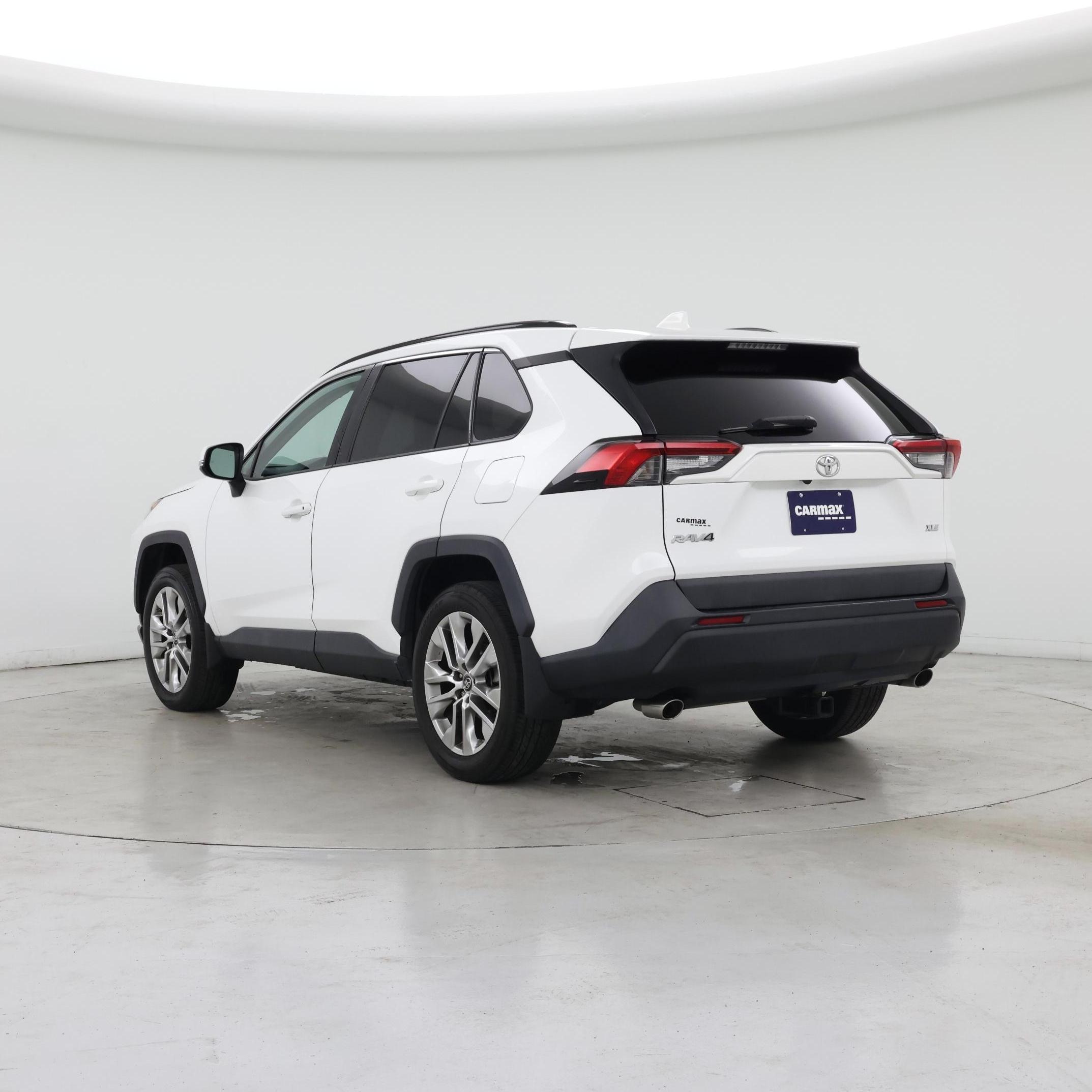 Thumbnail: 2019 Toyota RAV4 - 2