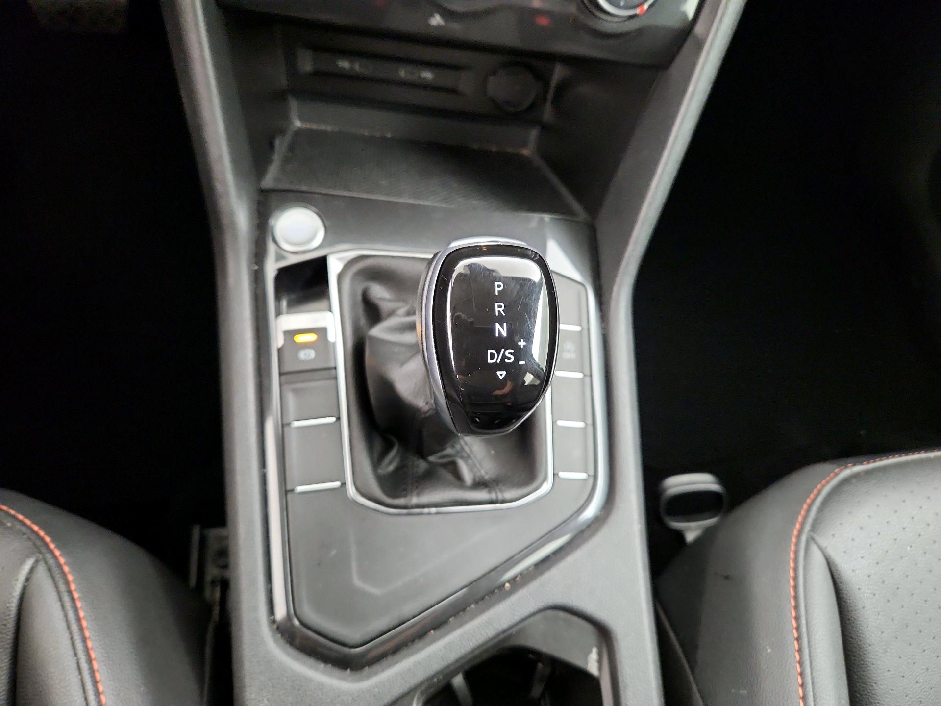 Thumbnail: 2024 Volkswagen Tiguan - 17