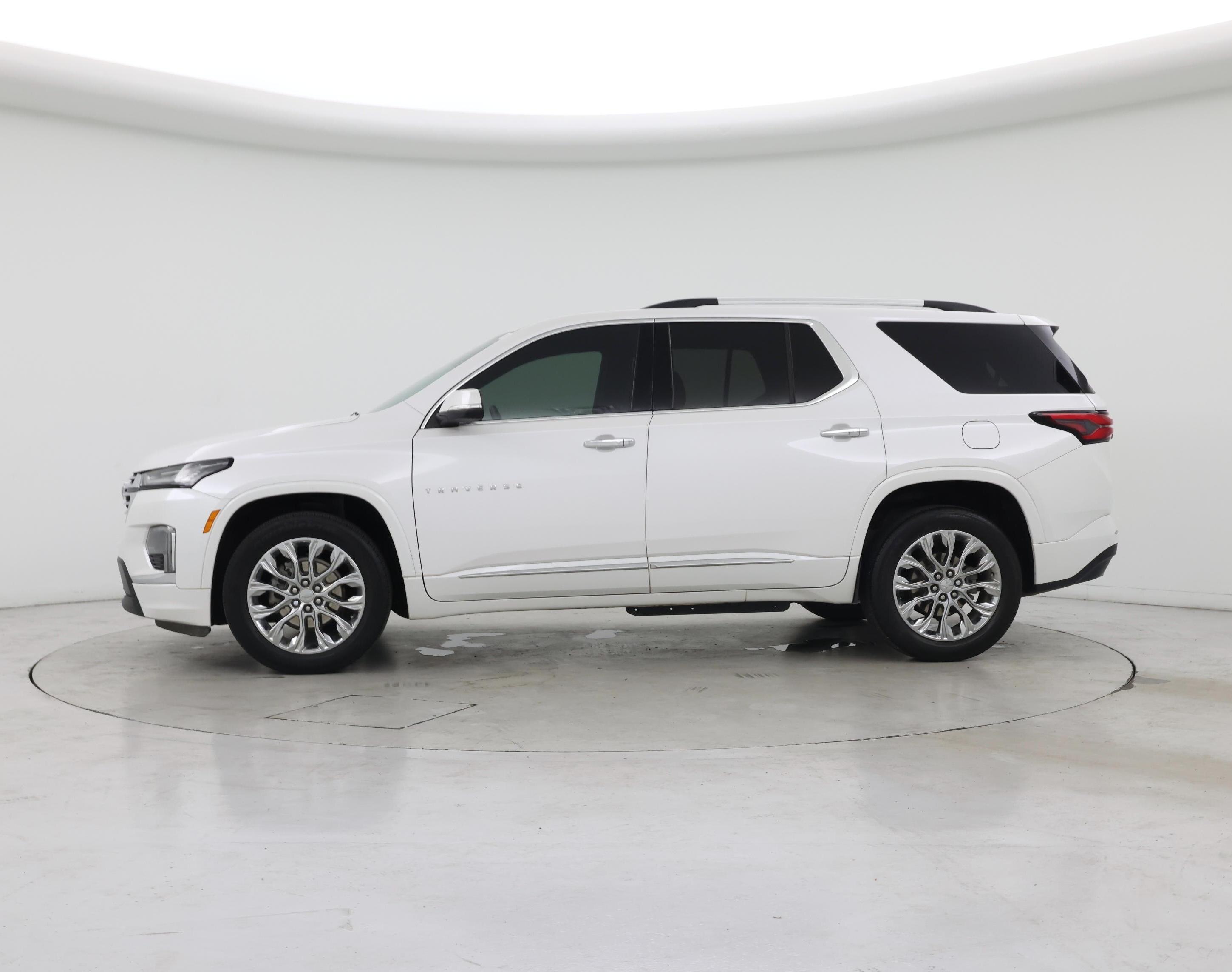 Thumbnail: 2022 Chevrolet Traverse - 3