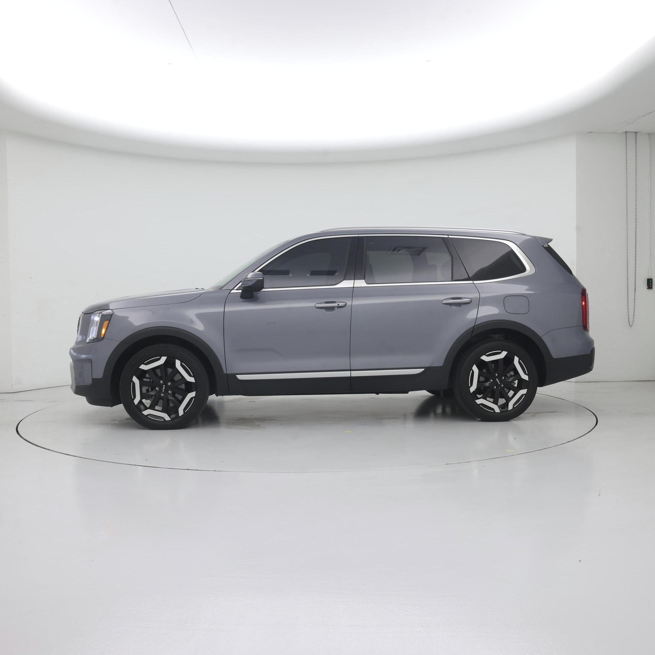 Thumbnail: 2023 Kia Telluride - 3