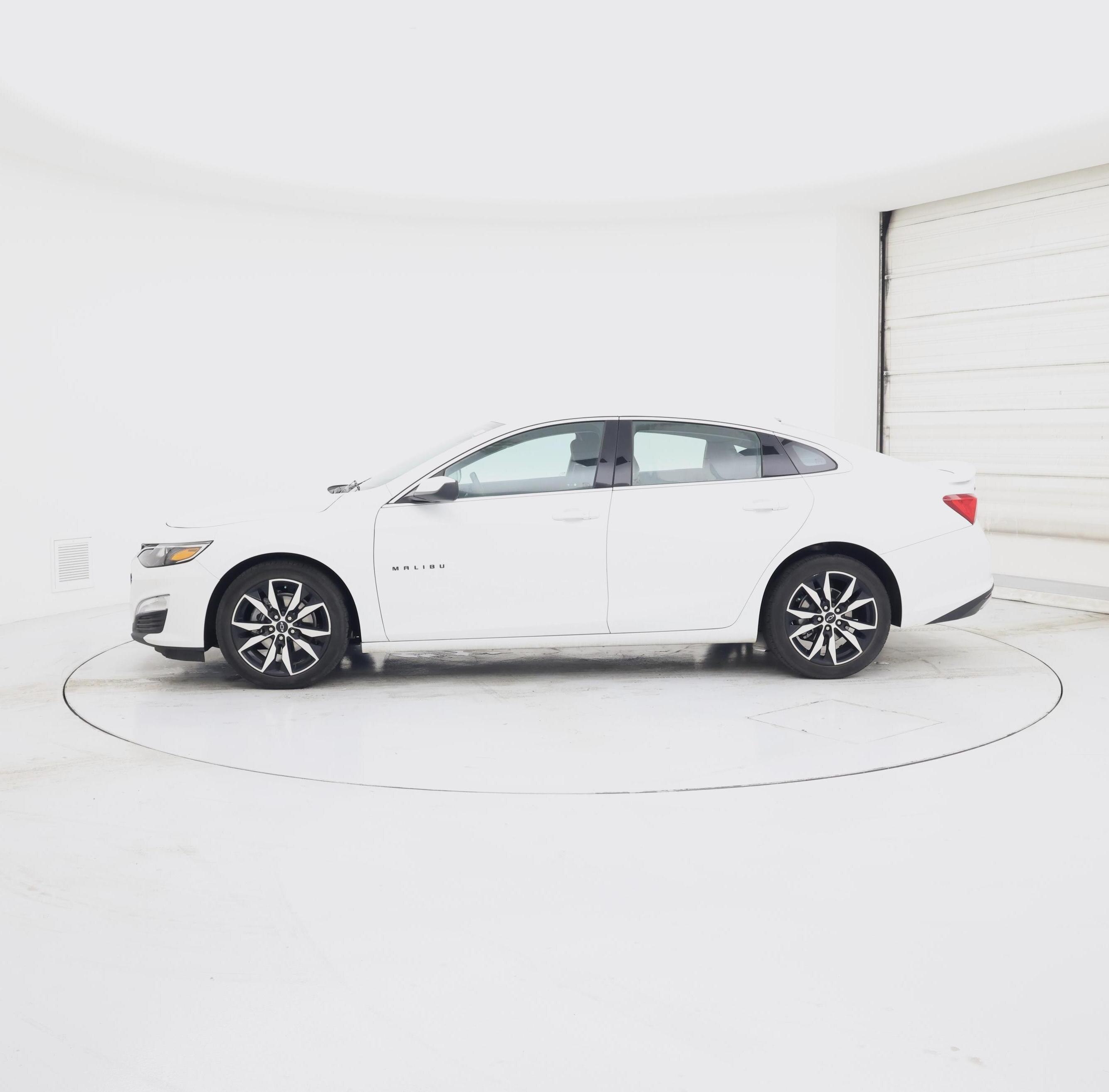 Thumbnail: 2024 Chevrolet Malibu - 3