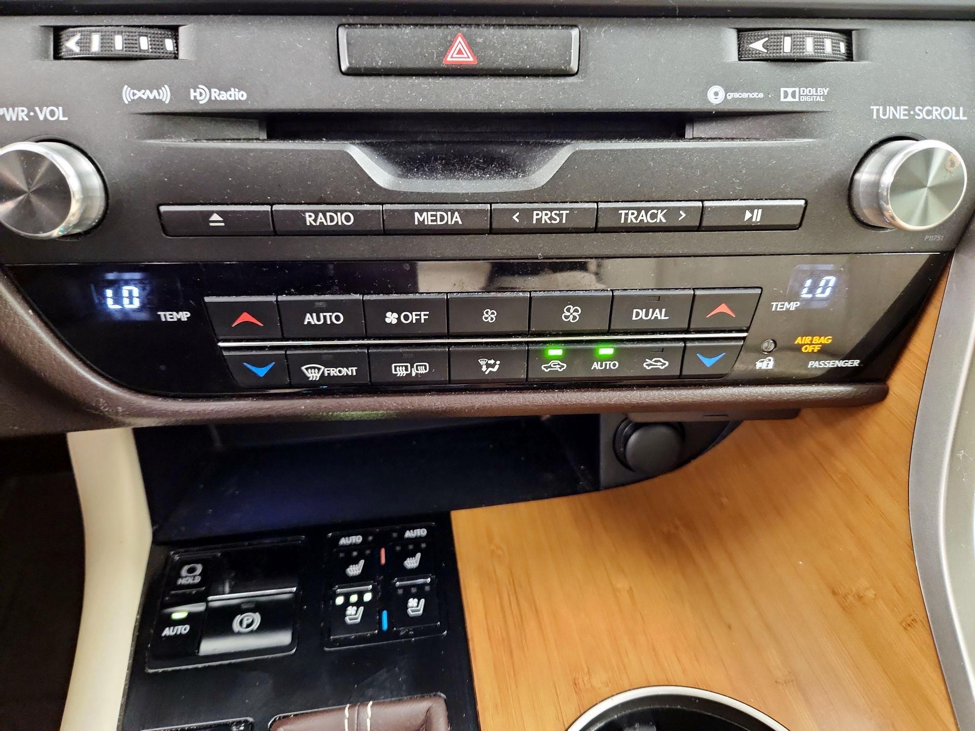 Thumbnail: 2018 Lexus RX - 17