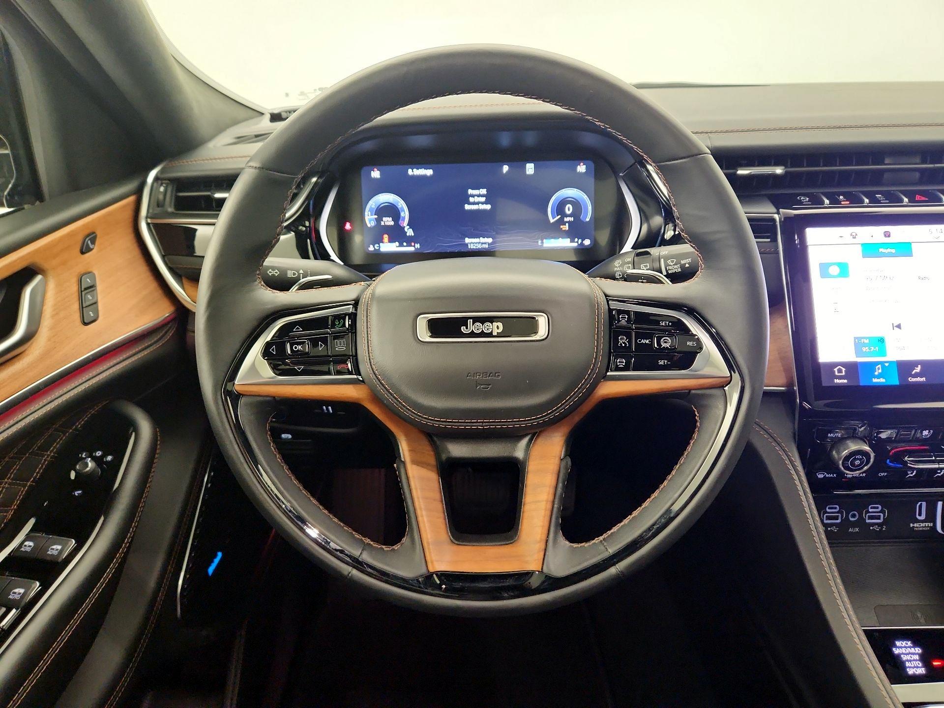 Thumbnail: 2024 Jeep Grand Cherokee - 10