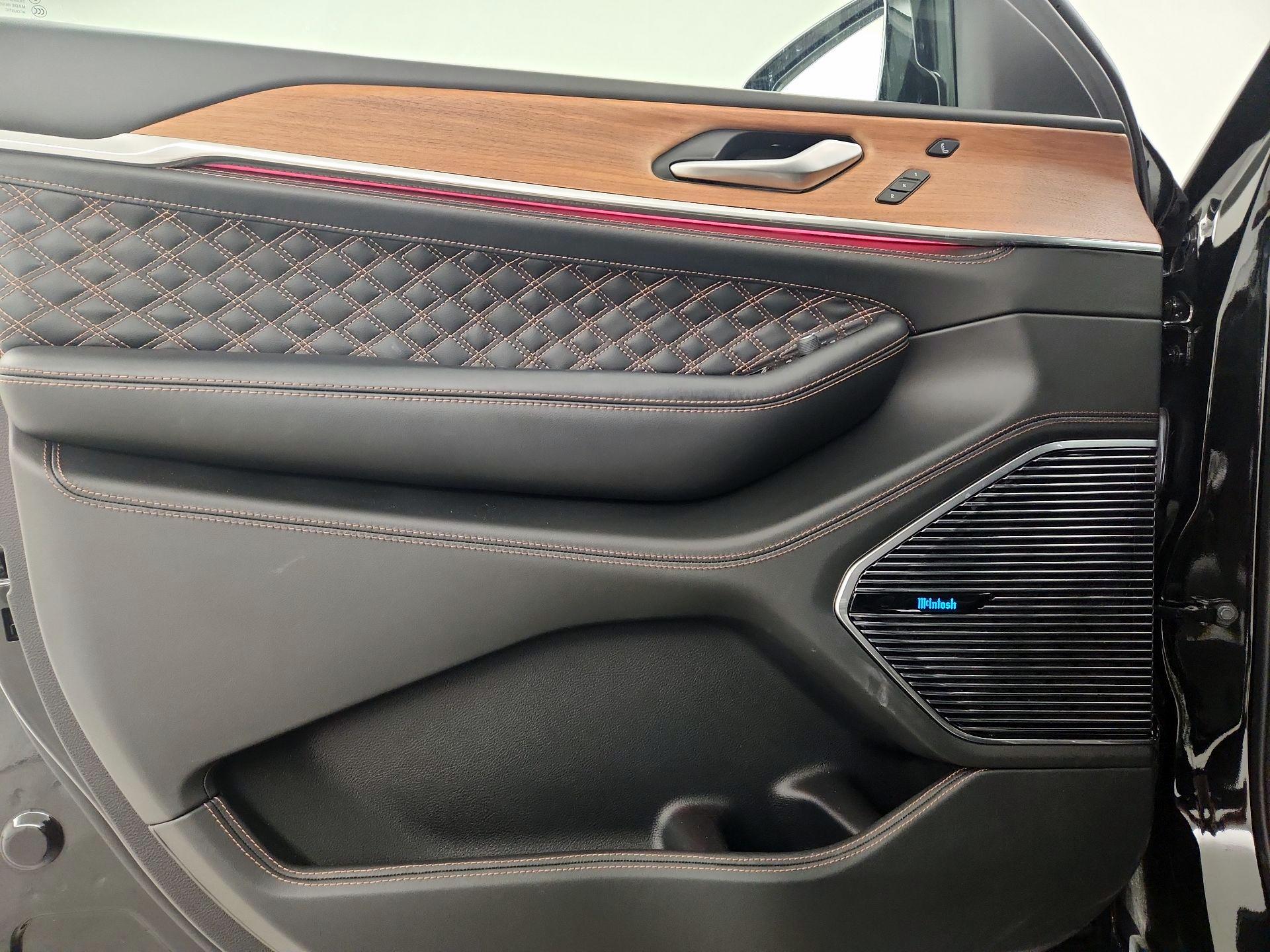 Thumbnail: 2024 Jeep Grand Cherokee - 12