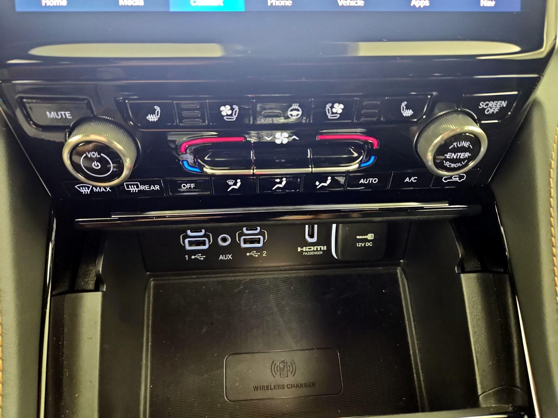 Thumbnail: 2024 Jeep Grand Cherokee - 17