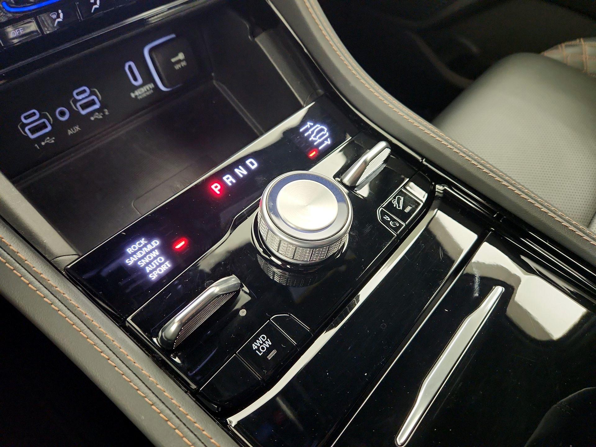 Thumbnail: 2024 Jeep Grand Cherokee - 18