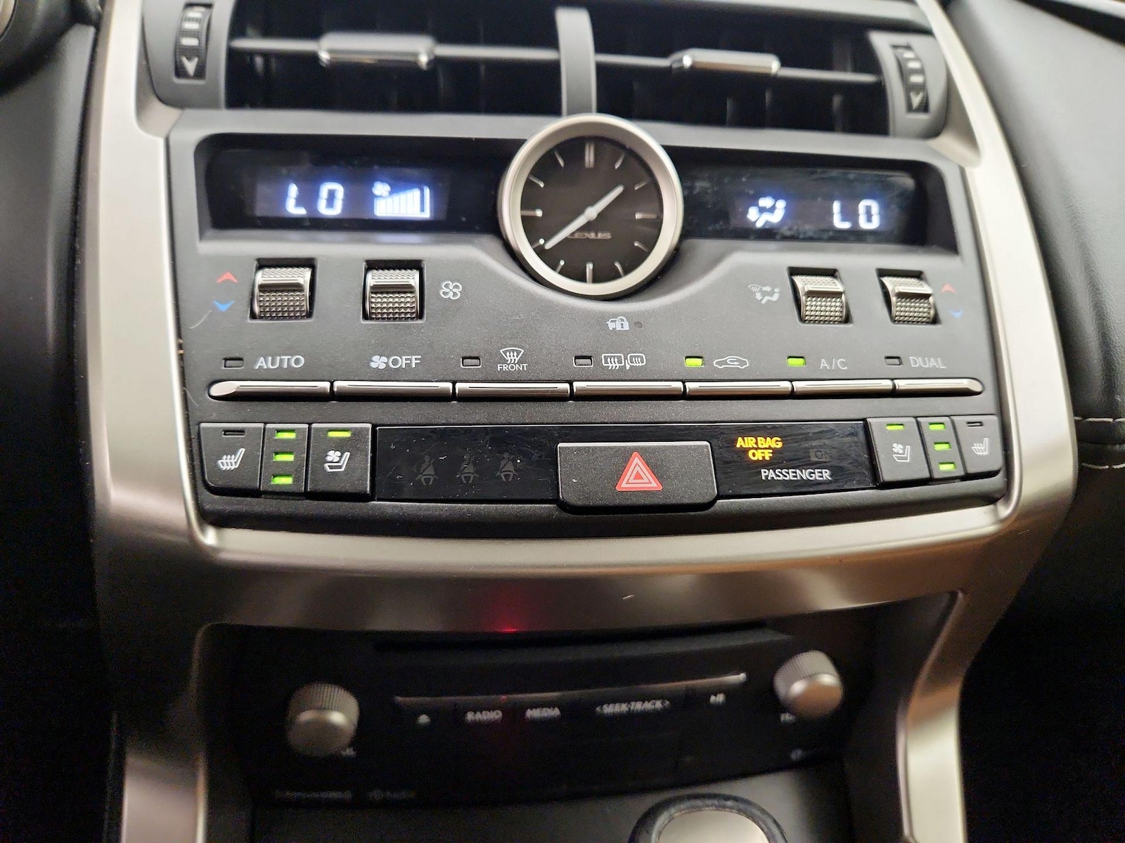 2020 Lexus NX 300 - Photo 17