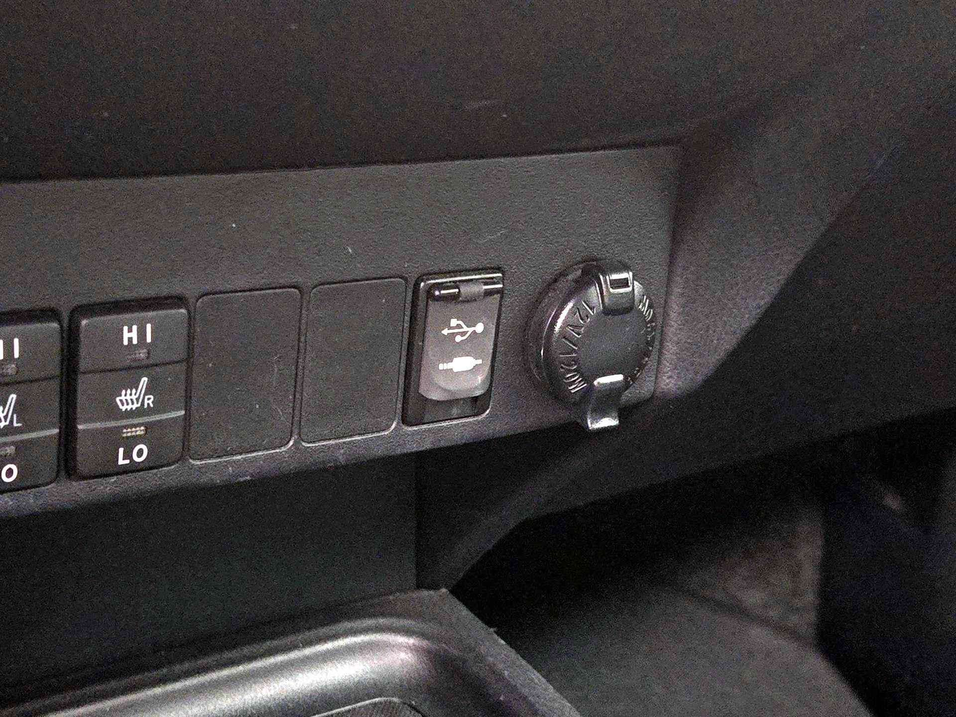 Thumbnail: 2017 Toyota RAV4 - 18