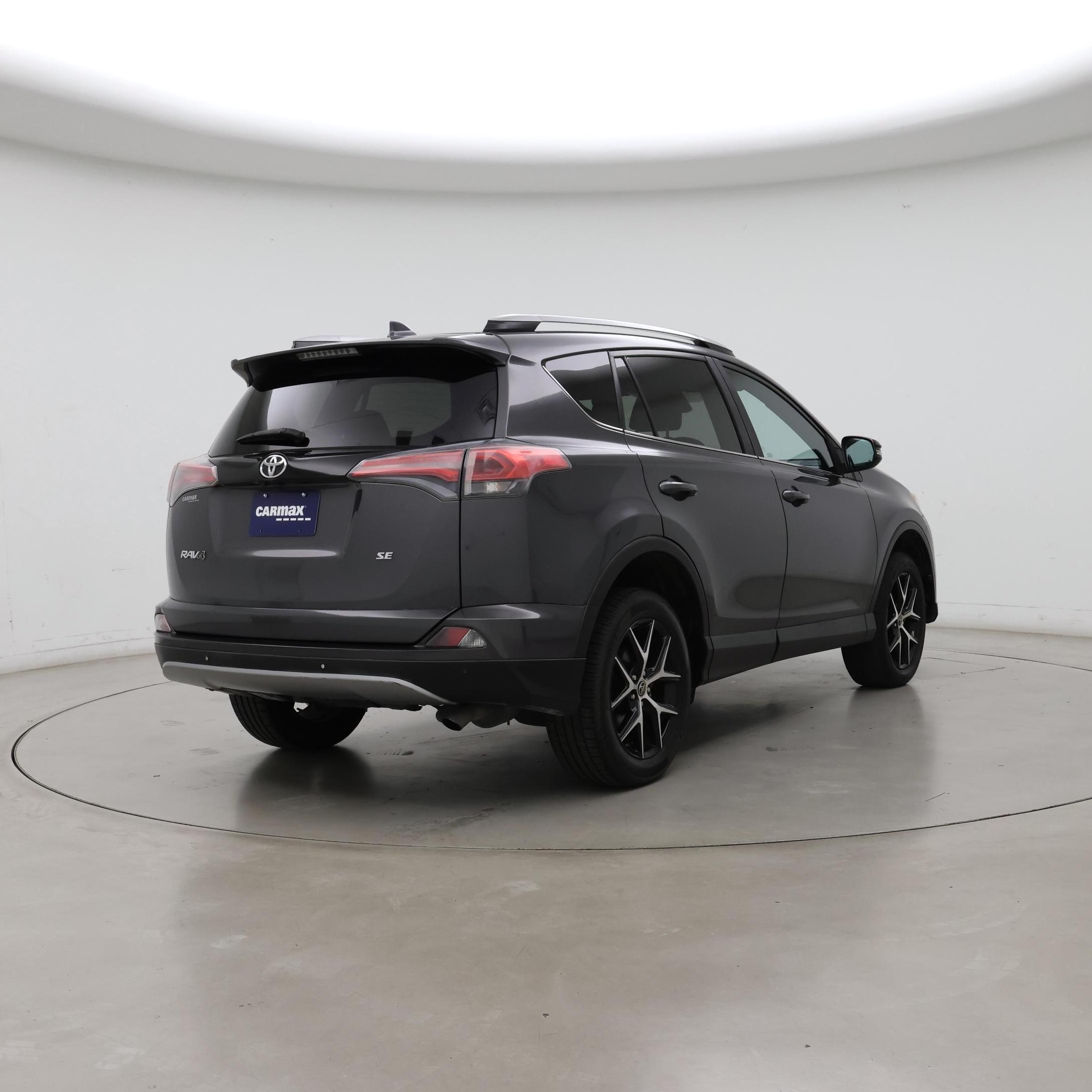 Thumbnail: 2017 Toyota RAV4 - 8