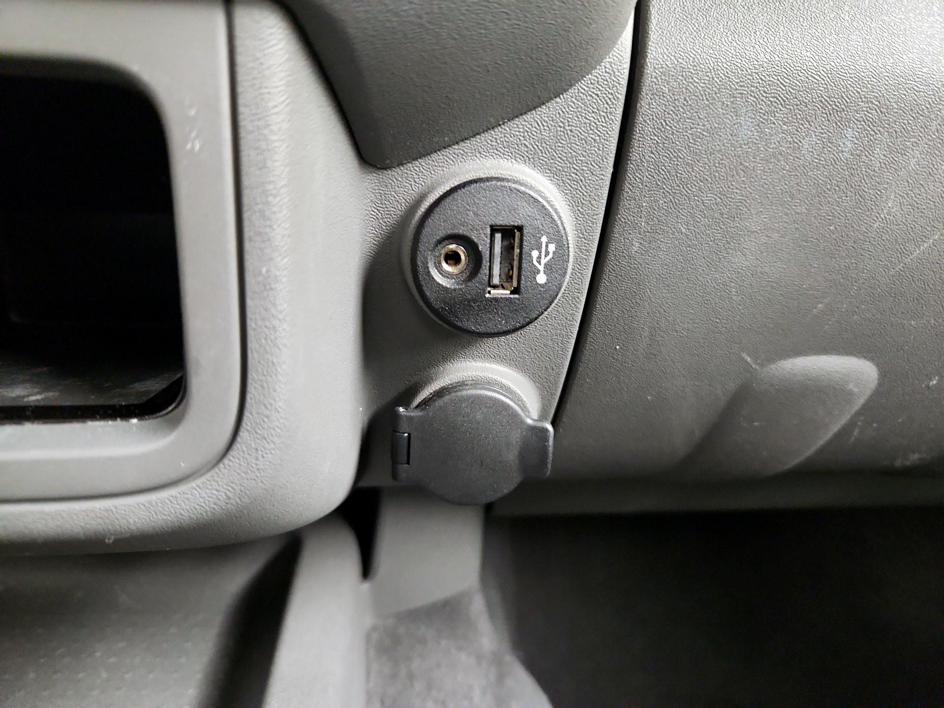 Thumbnail: 2019 Nissan Frontier - 18