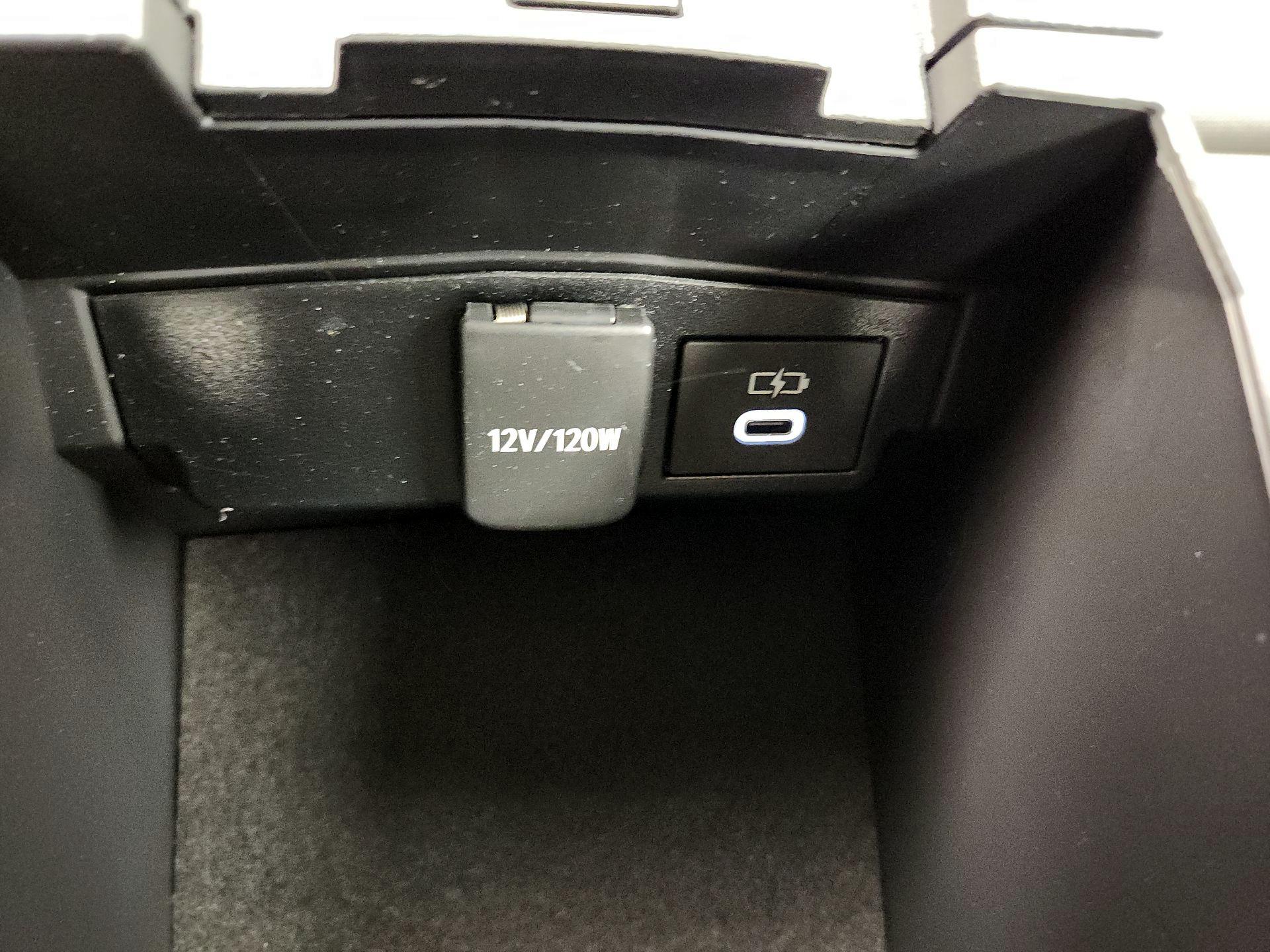 Thumbnail: 2024 Toyota Corolla - 18