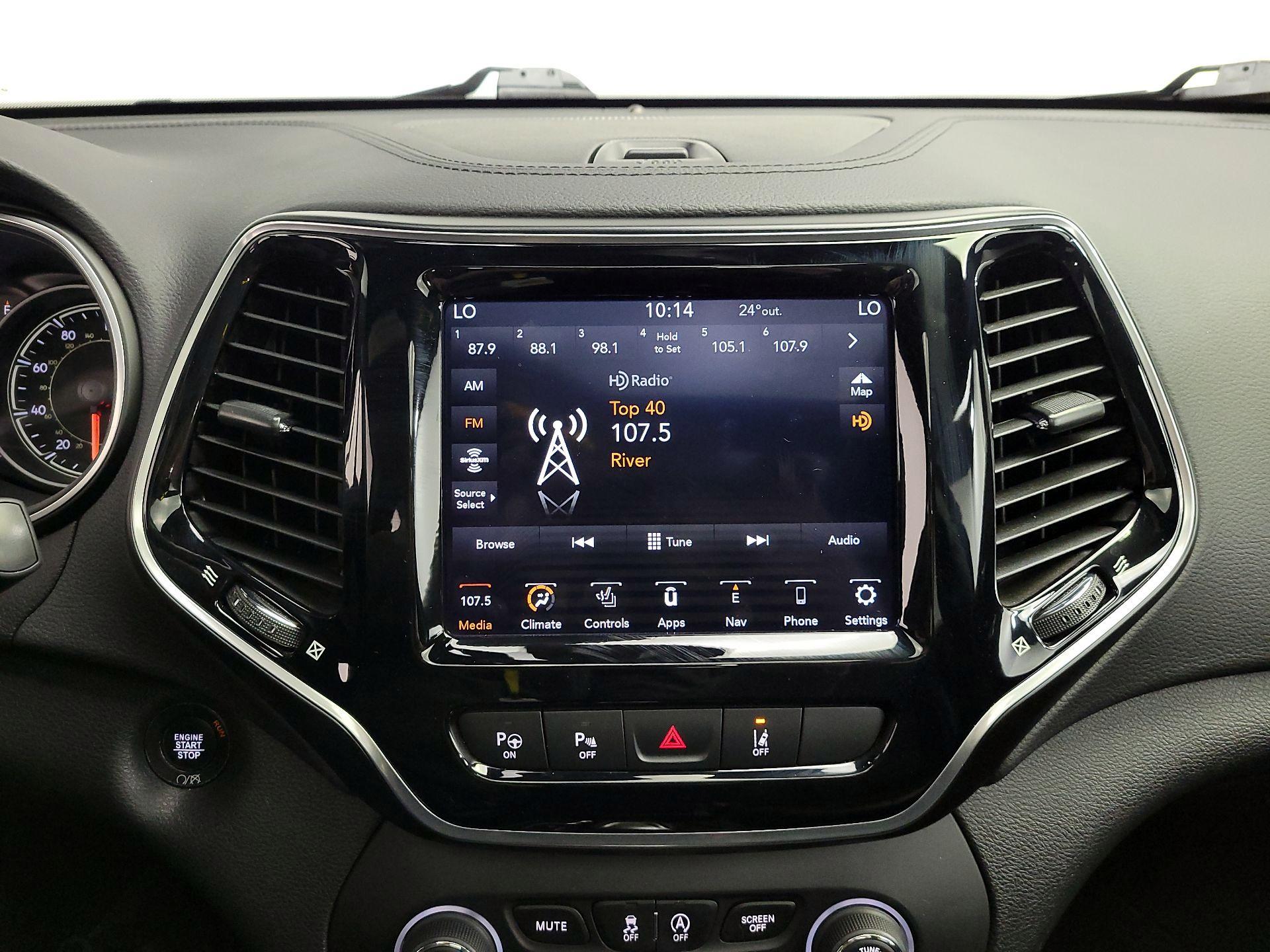 Thumbnail: 2021 Jeep Cherokee - 16