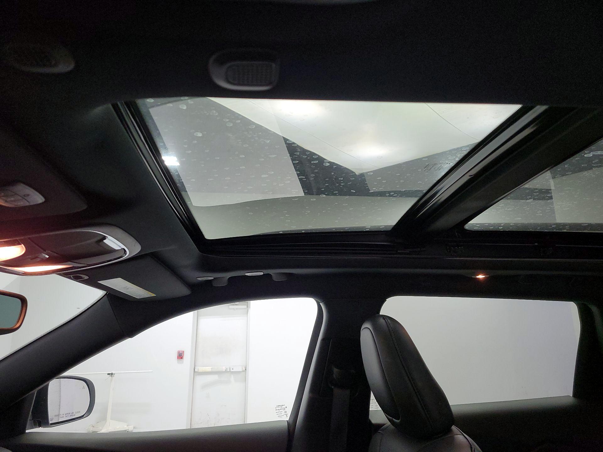 Thumbnail: 2021 Jeep Cherokee - 20