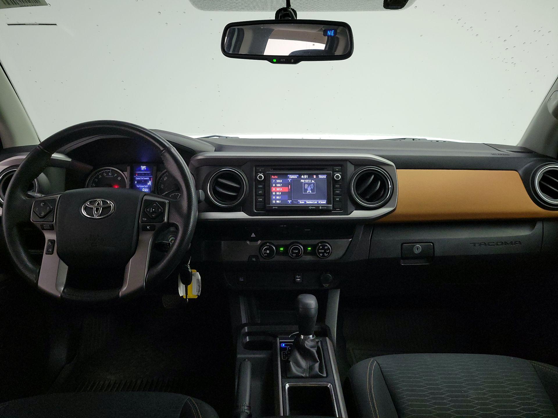 Thumbnail: 2017 Toyota Tacoma - 9