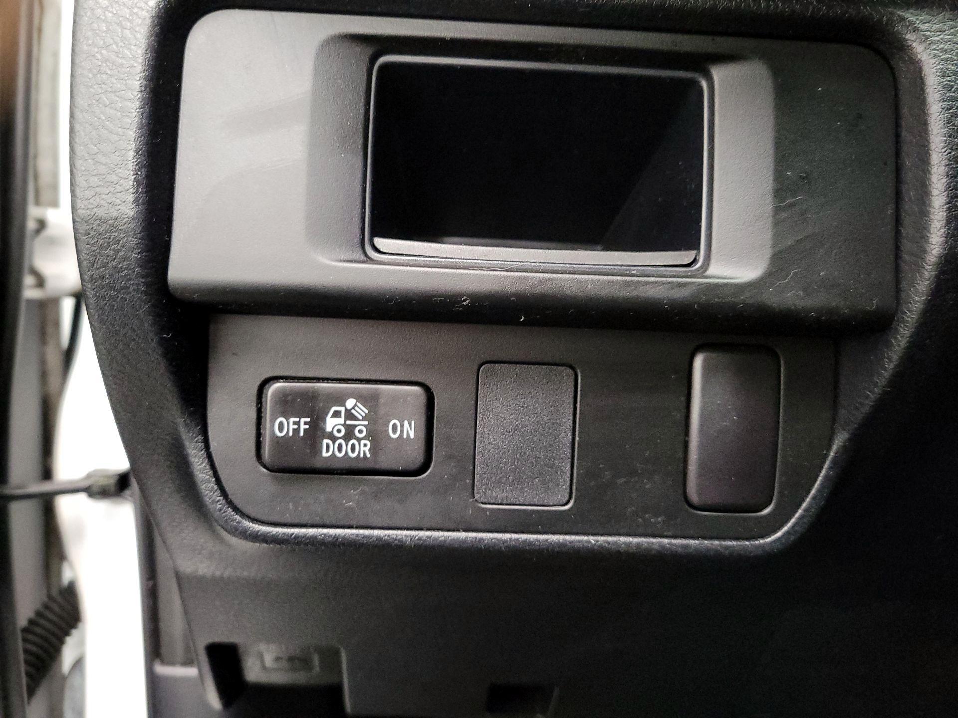 Thumbnail: 2017 Toyota Tacoma - 13