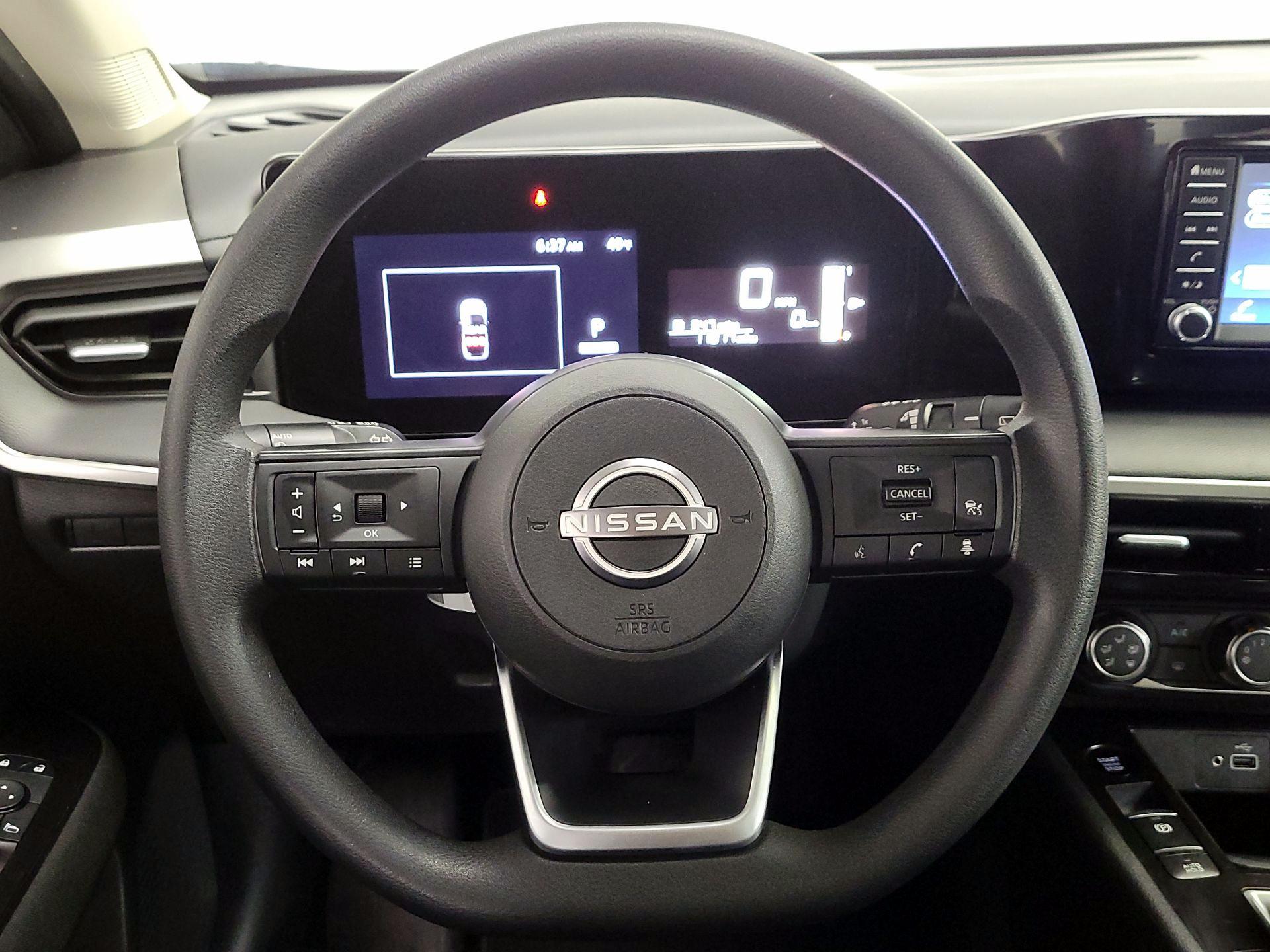 Thumbnail: 2025 Nissan Kicks - 10