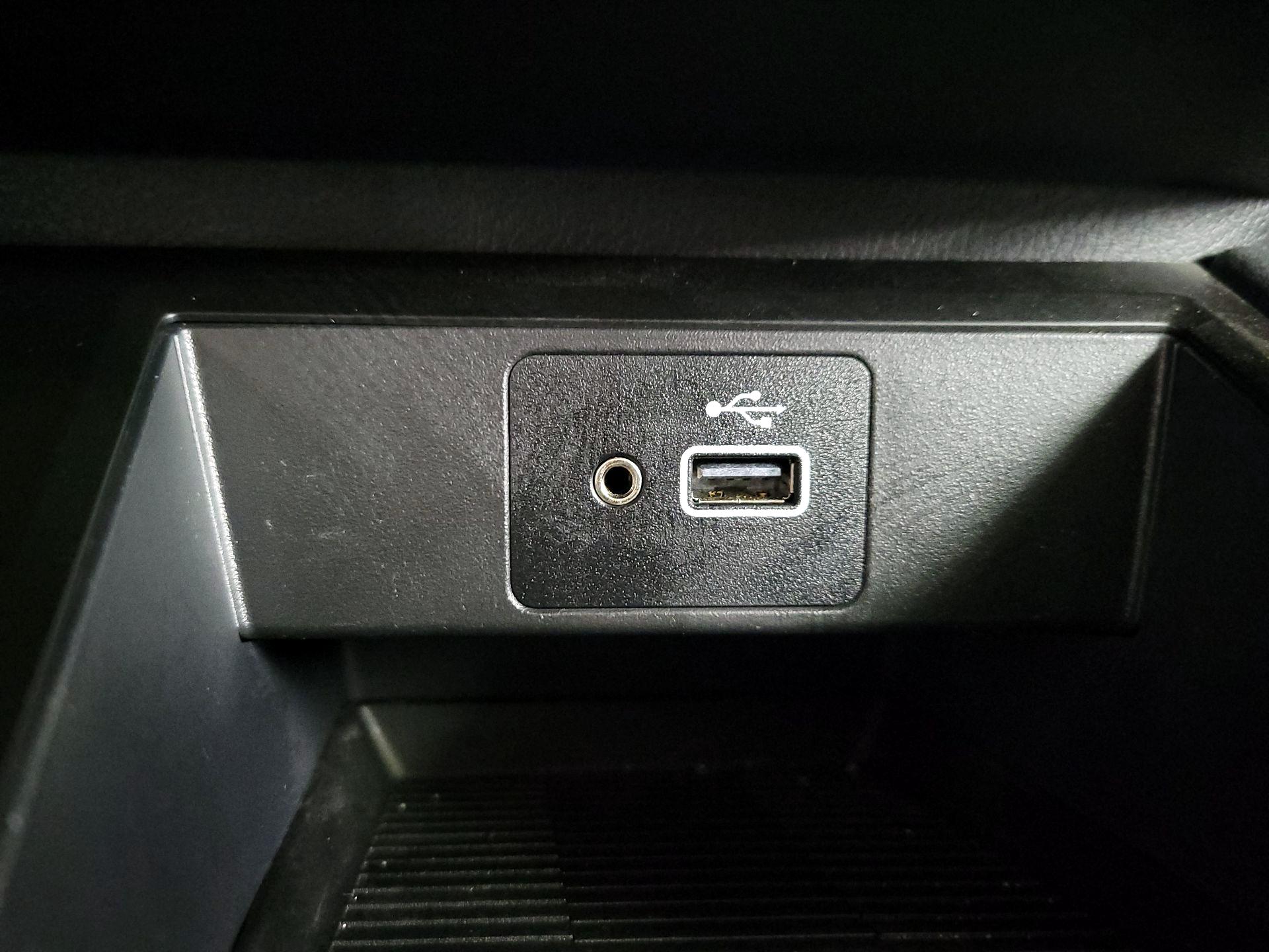 Thumbnail: 2025 Nissan Kicks - 18