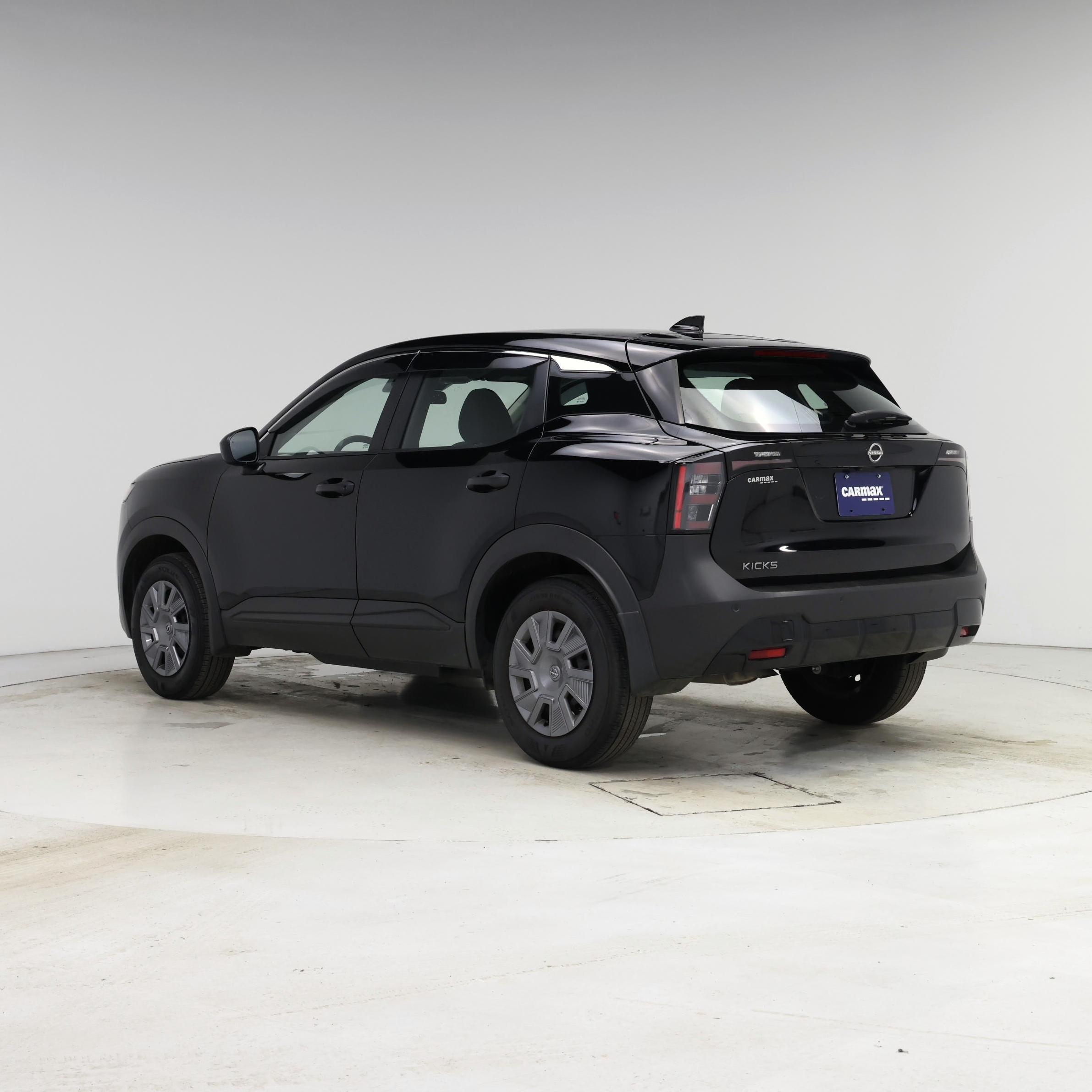 Thumbnail: 2025 Nissan Kicks - 4