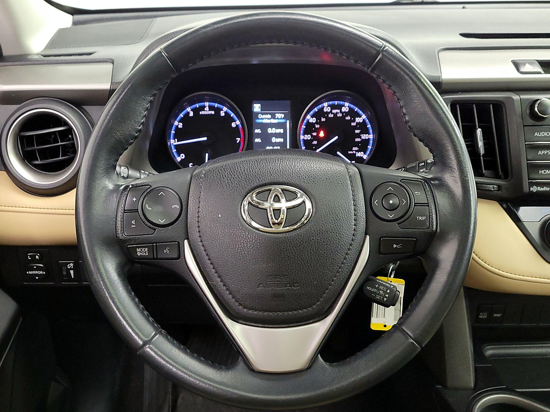 Thumbnail: 2017 Toyota RAV4 - 10