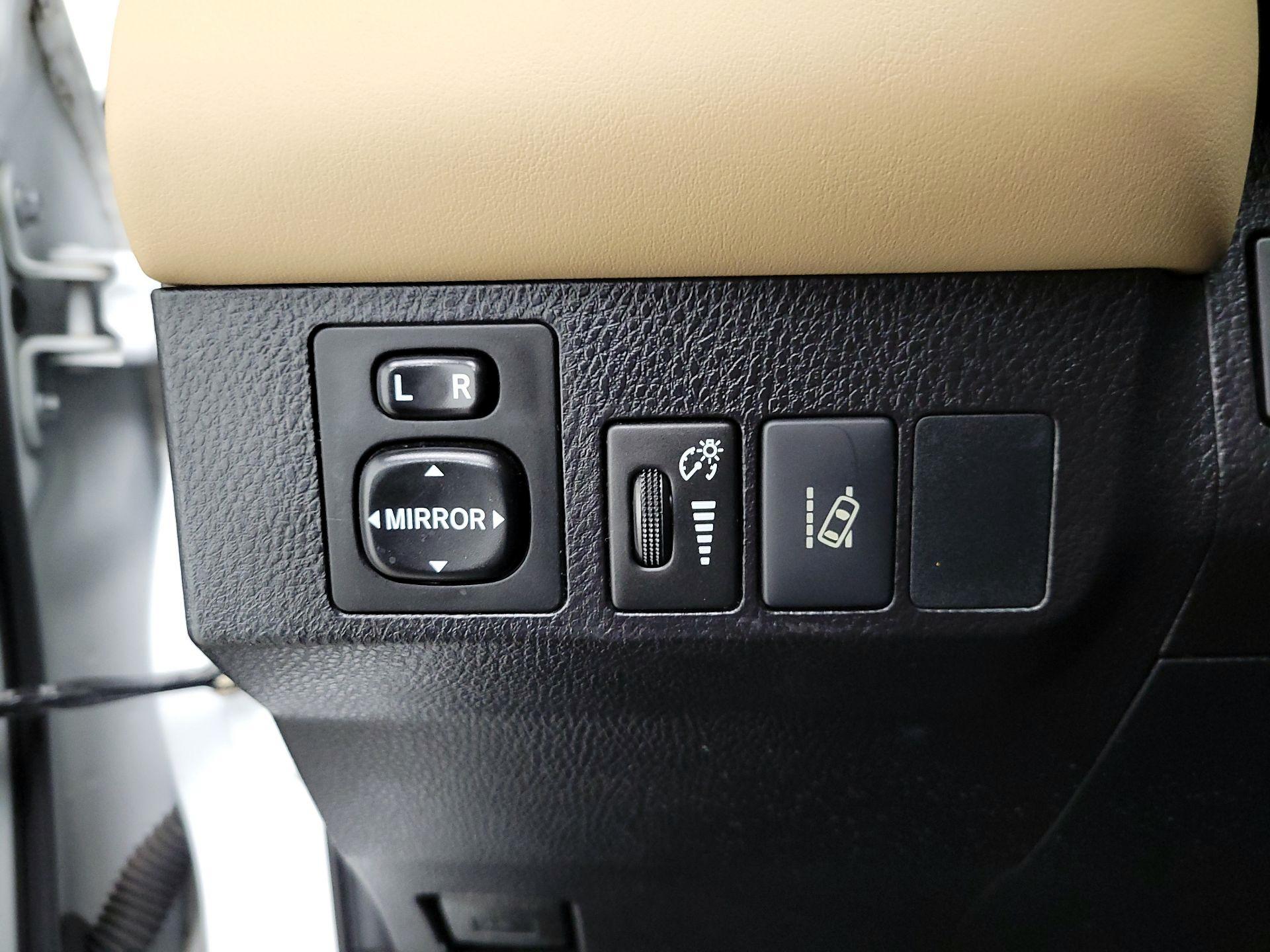 Thumbnail: 2017 Toyota RAV4 - 13