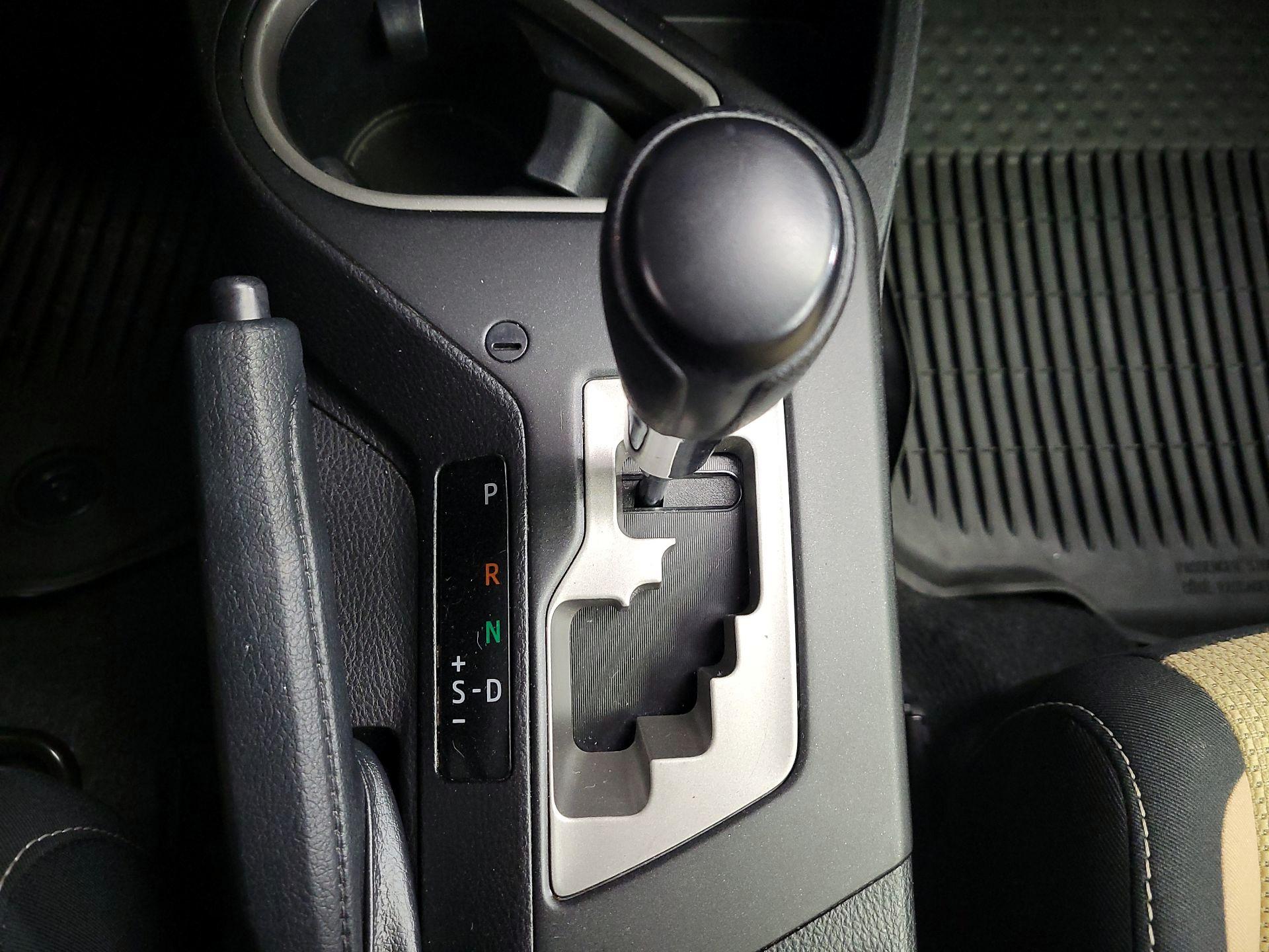 Thumbnail: 2017 Toyota RAV4 - 17