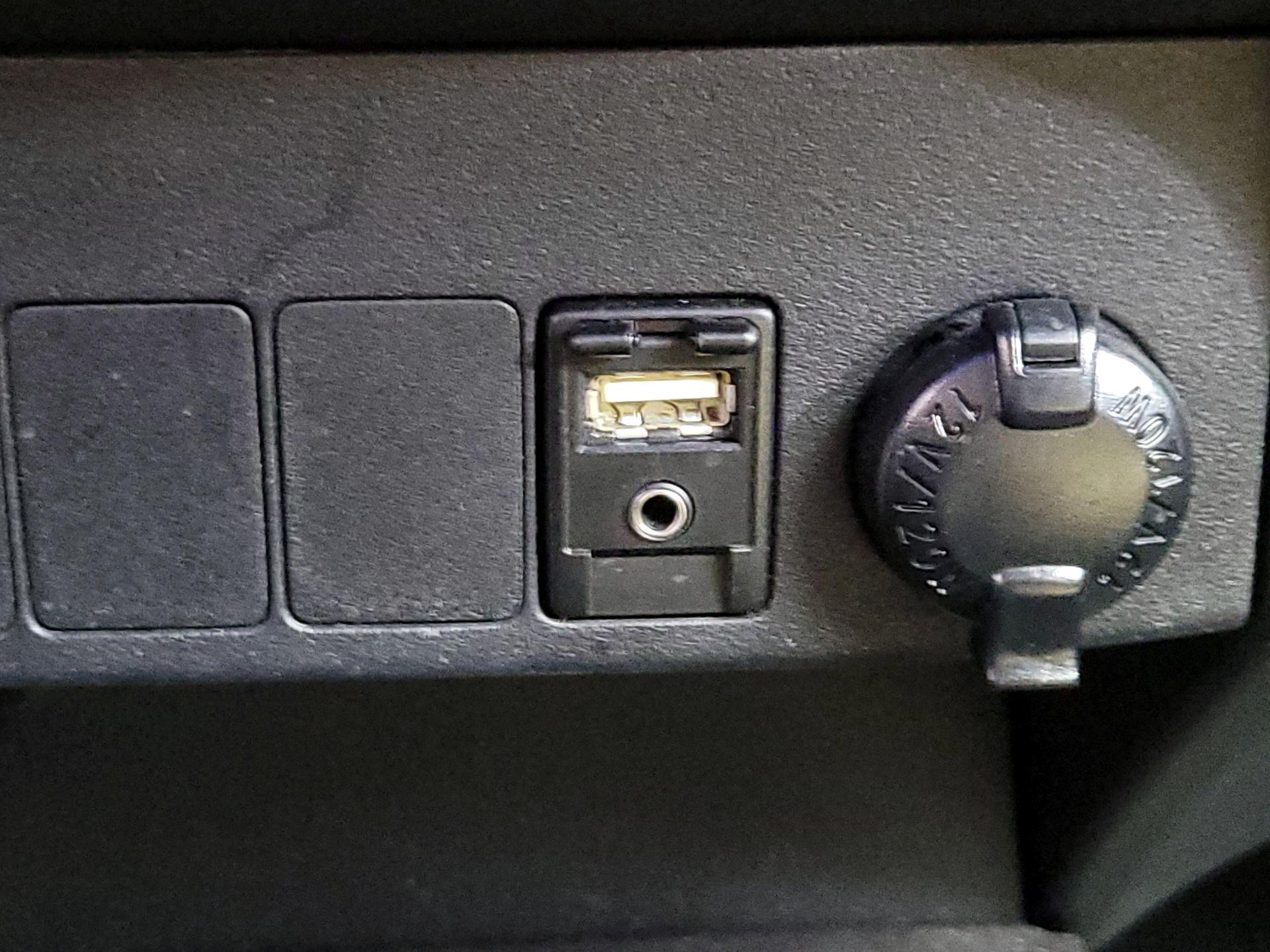 Thumbnail: 2017 Toyota RAV4 - 18