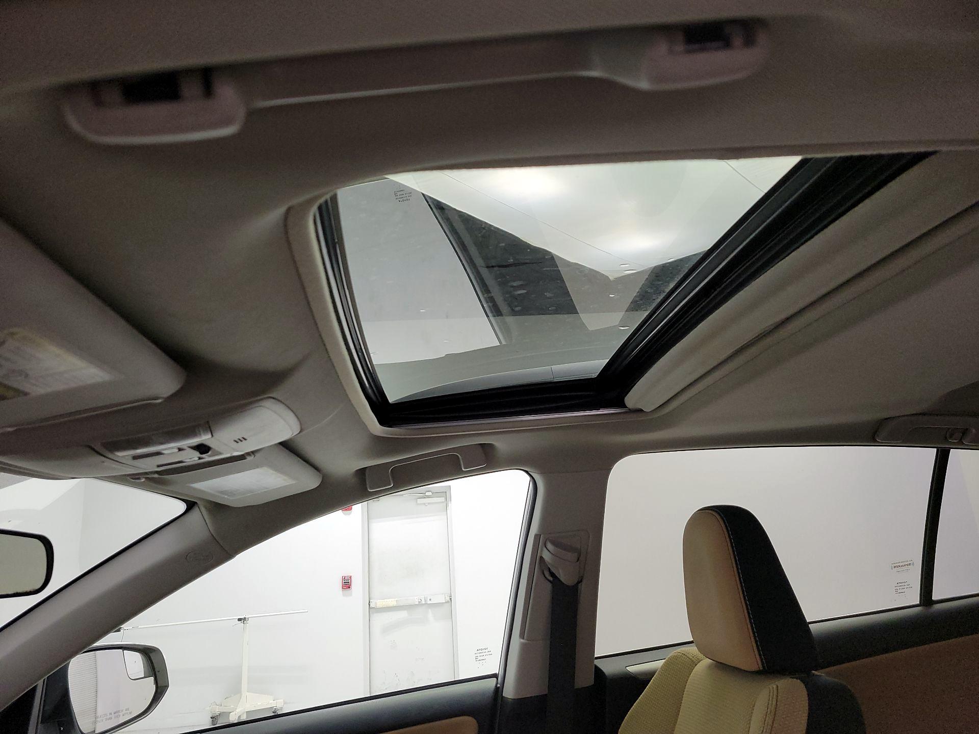 Thumbnail: 2017 Toyota RAV4 - 19