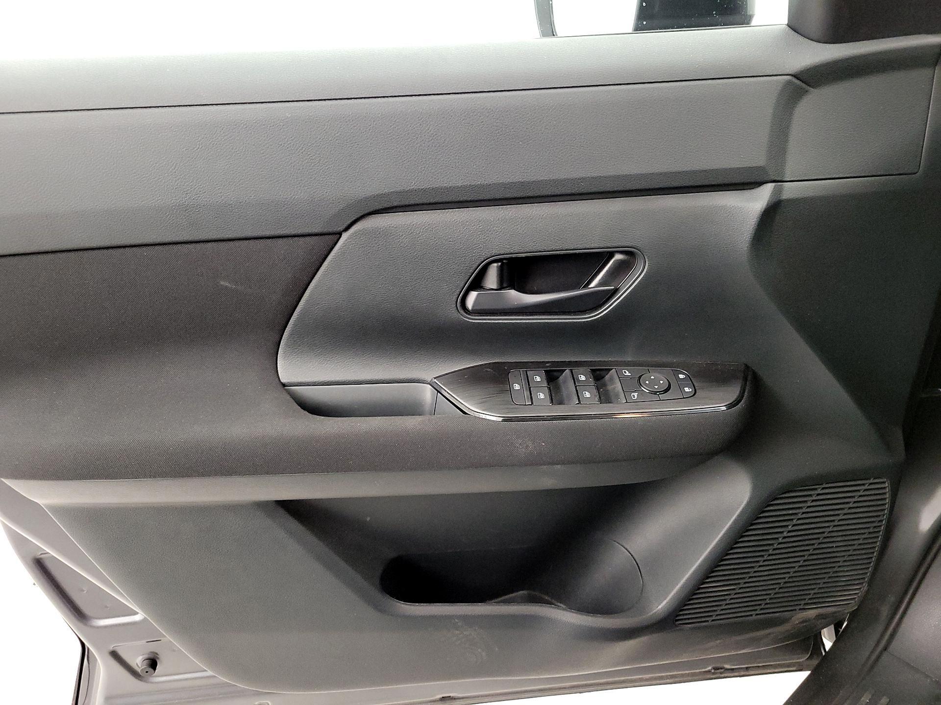 Thumbnail: 2025 Nissan Kicks - 12