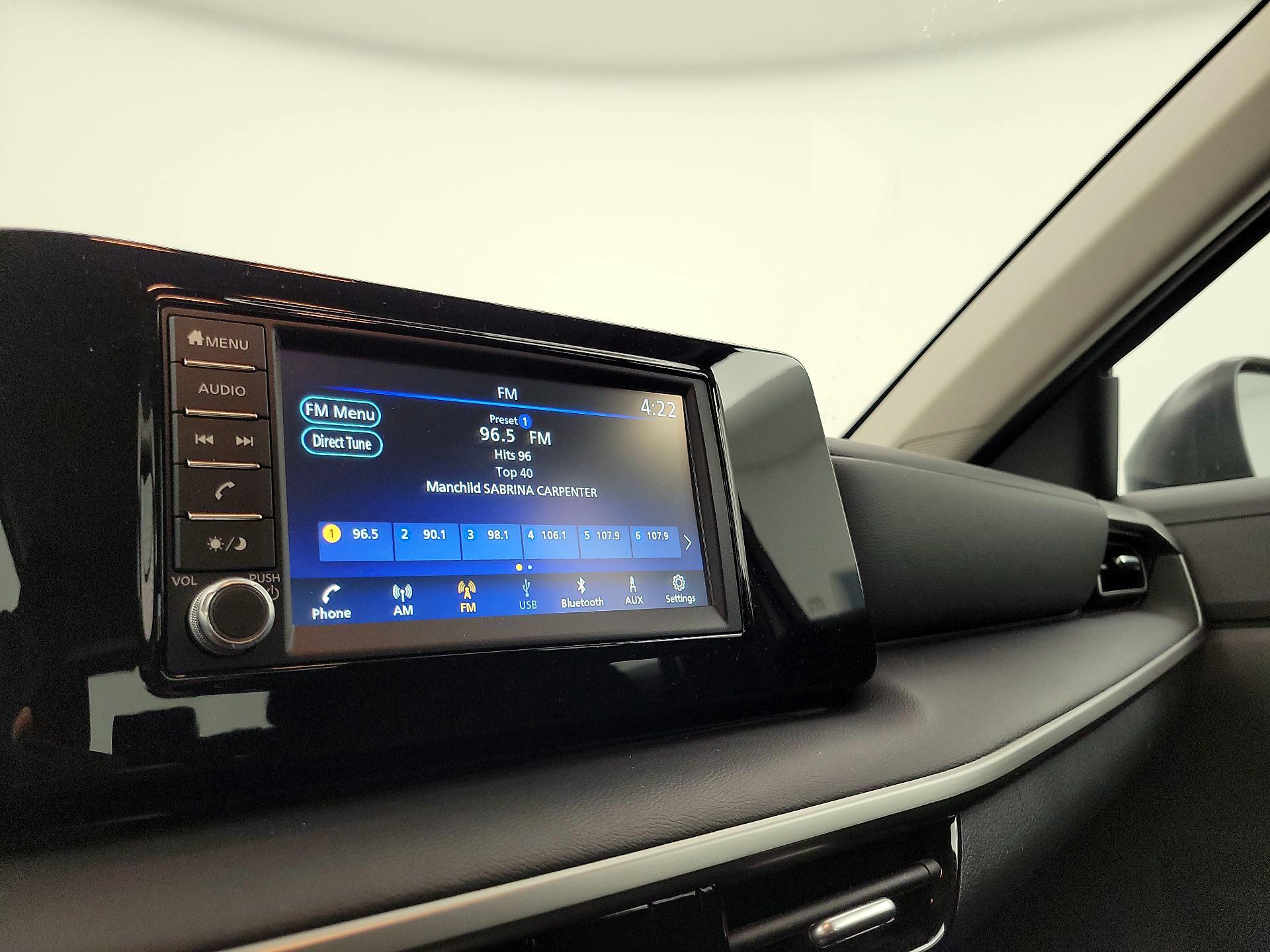 Thumbnail: 2025 Nissan Kicks - 15