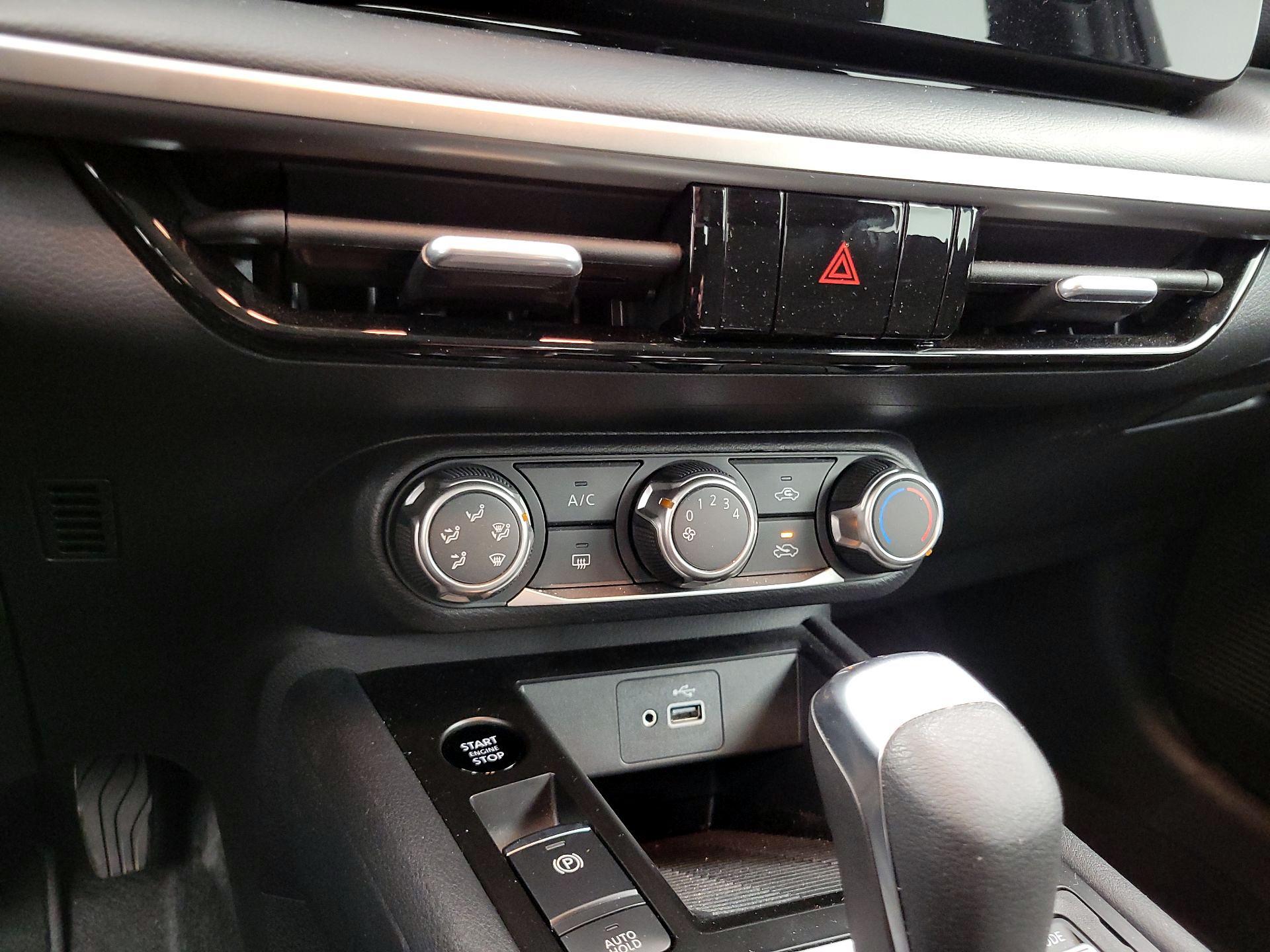 Thumbnail: 2025 Nissan Kicks - 16