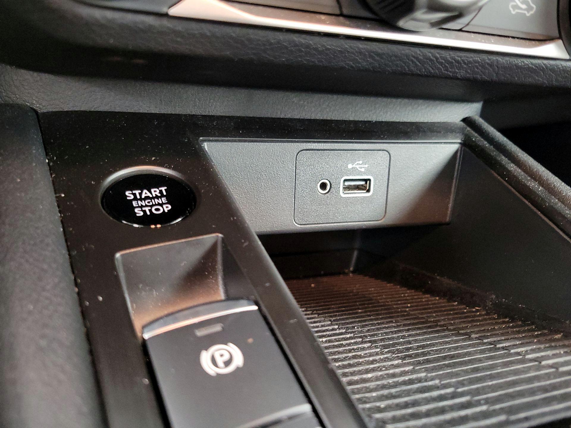 Thumbnail: 2025 Nissan Kicks - 18