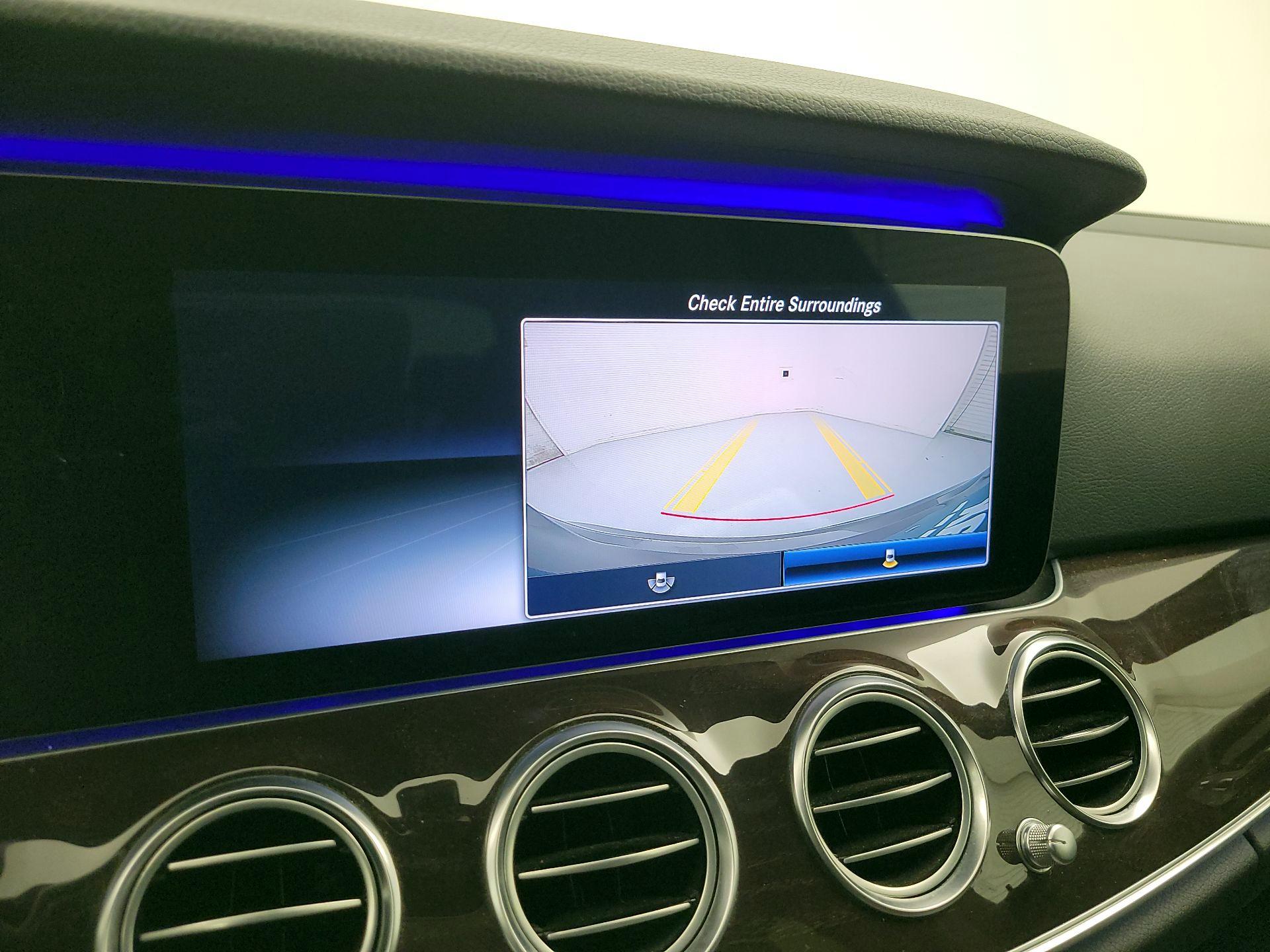 Thumbnail: 2020 Mercedes-Benz E-Class - 15