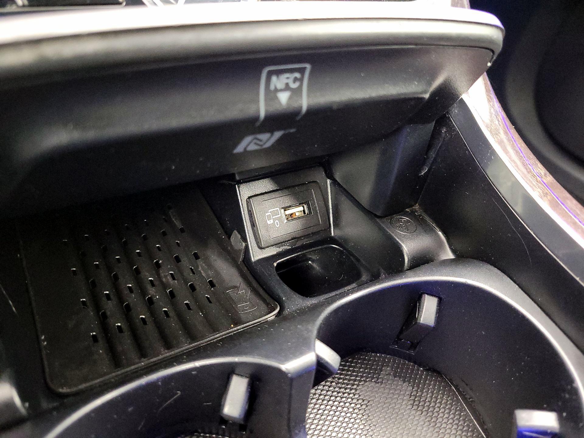 Thumbnail: 2020 Mercedes-Benz E-Class - 19