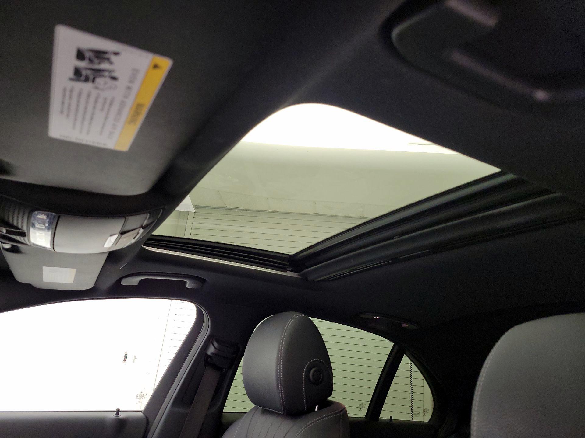 Thumbnail: 2020 Mercedes-Benz E-Class - 20