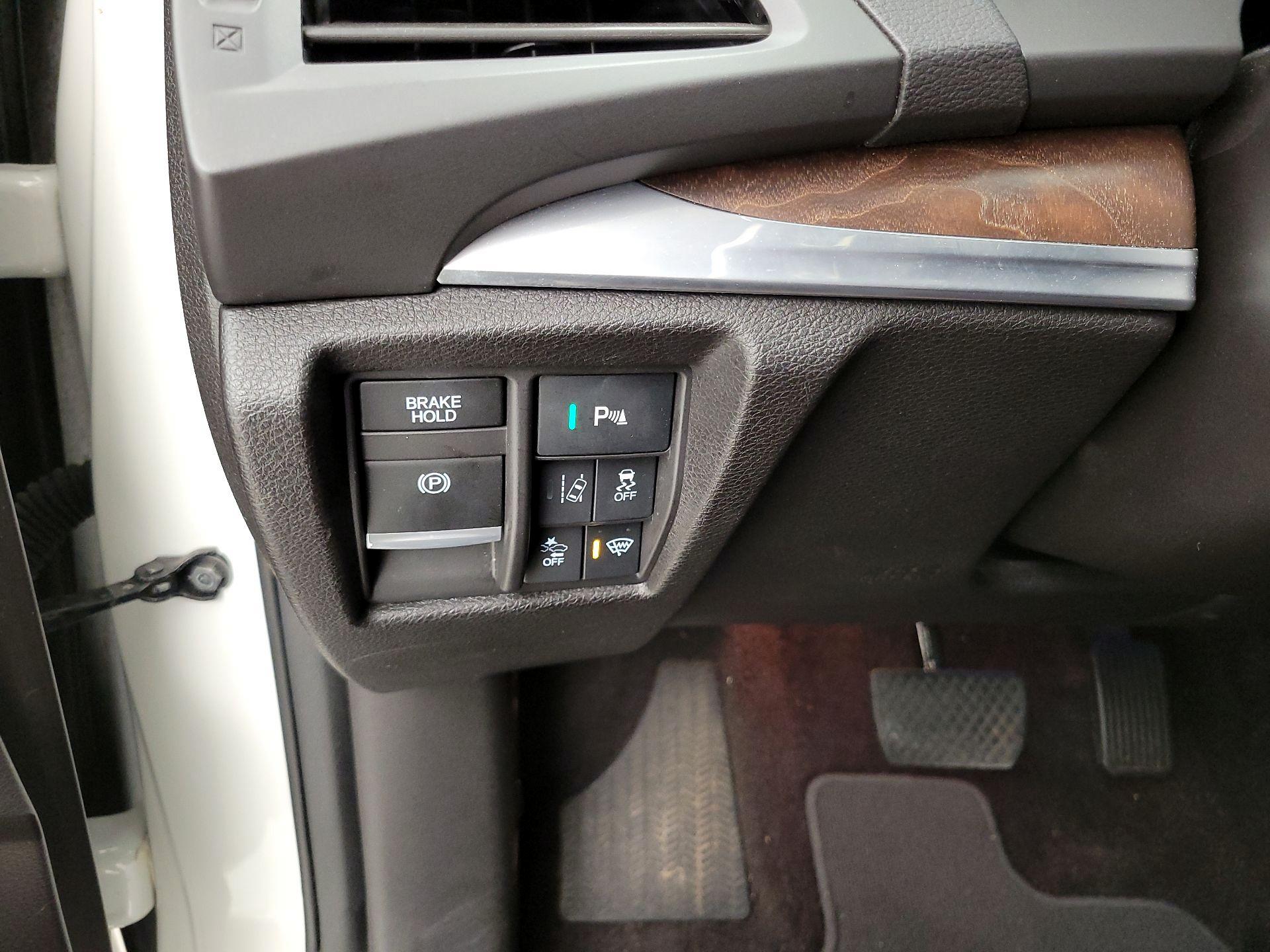 Thumbnail: 2017 Acura MDX - 13