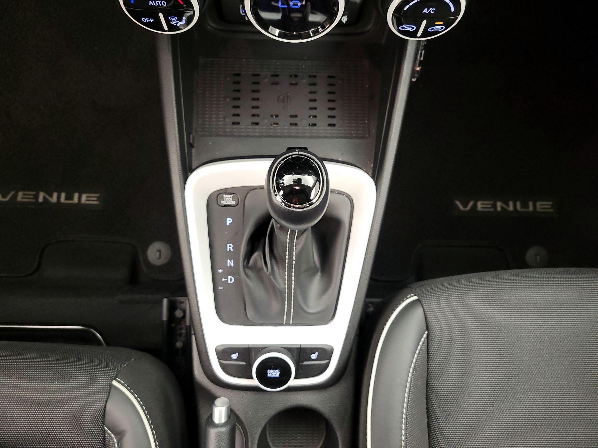 Thumbnail: 2023 Hyundai Venue - 18