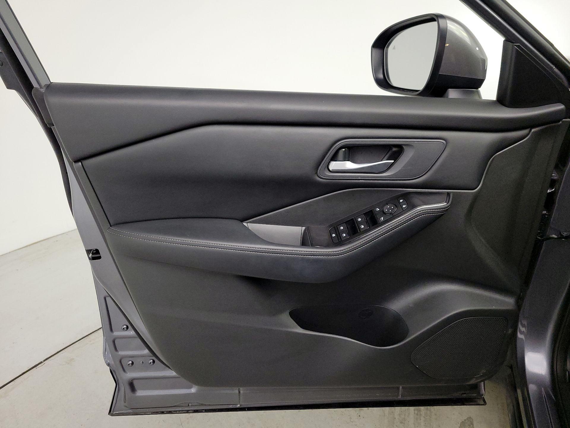 Thumbnail: 2025 Nissan Rogue - 12